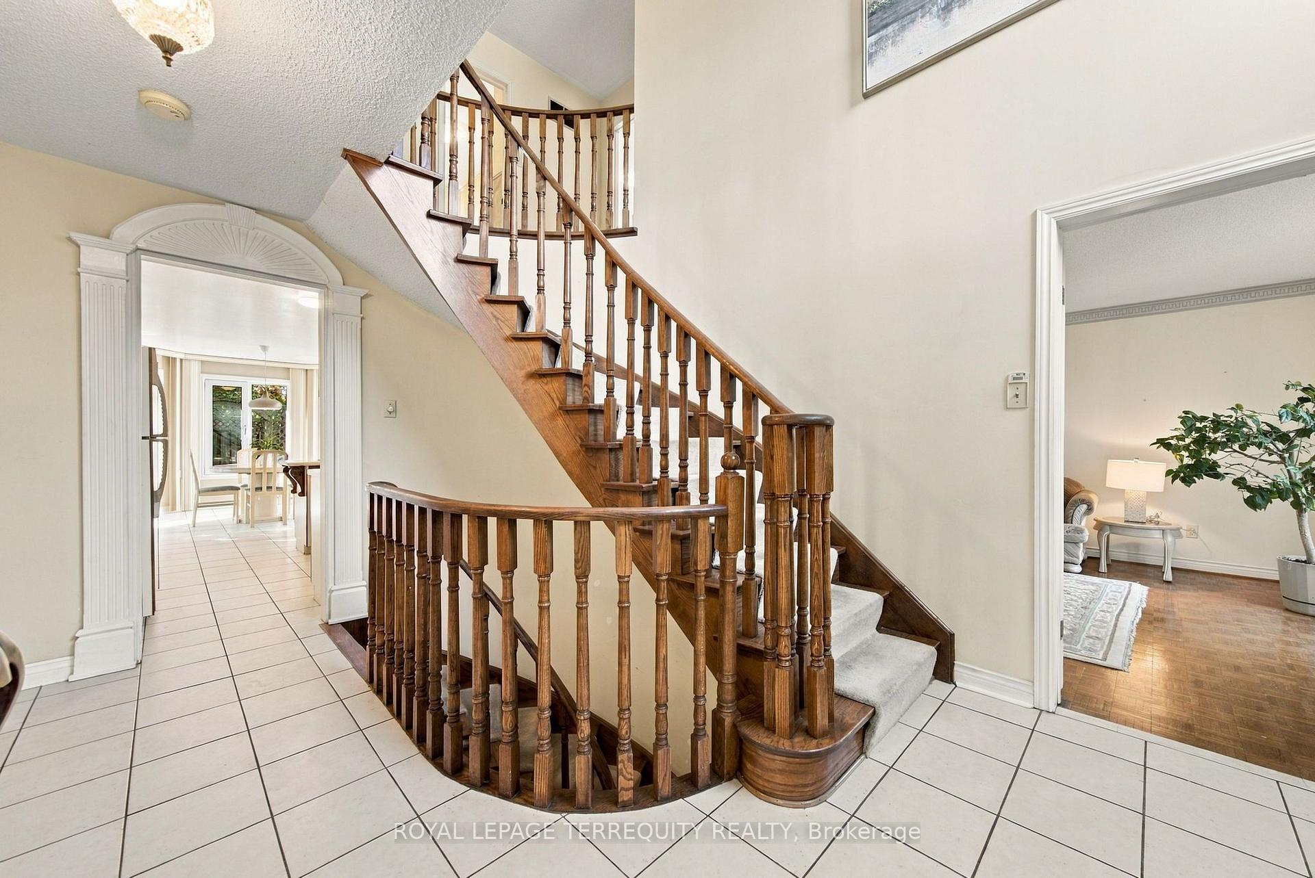 Photo 7 of 8 Mallory Avenue, Markham, Milliken Mills East — HOMEH