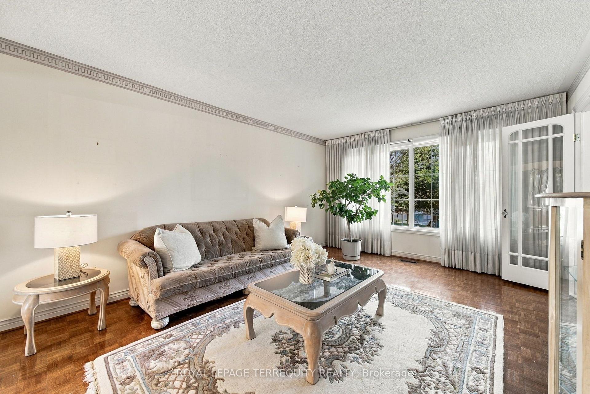Photo 10 of 8 Mallory Avenue, Markham, Milliken Mills East — HOMEH