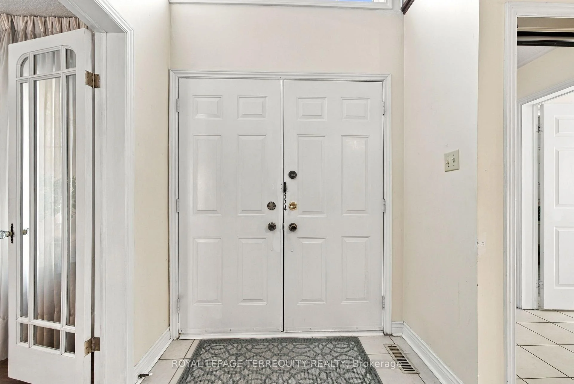 Photo 8 of 8 Mallory Avenue, Markham, Milliken Mills East — HOMEH