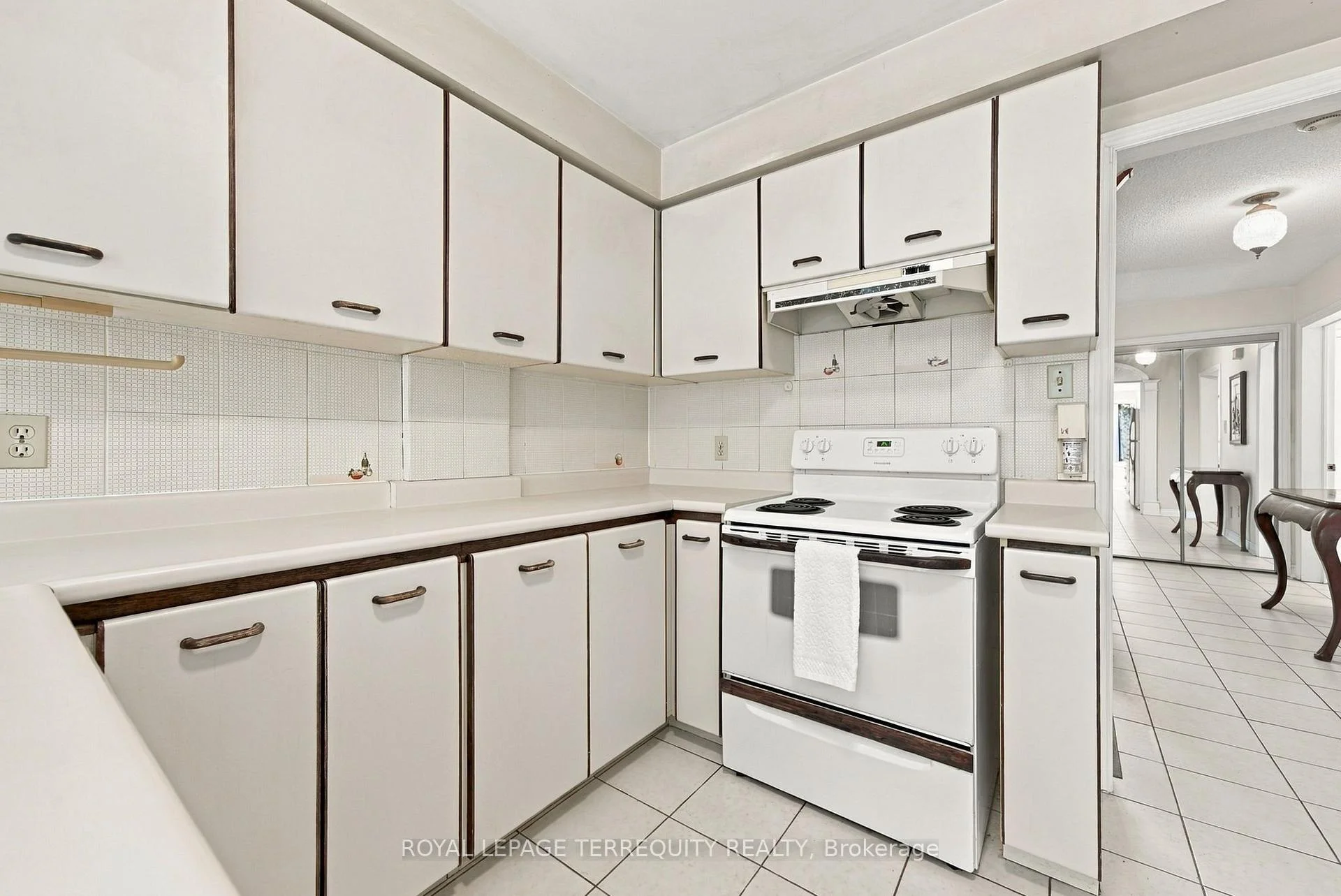 Photo 14 of 8 Mallory Avenue, Markham, Milliken Mills East — HOMEH