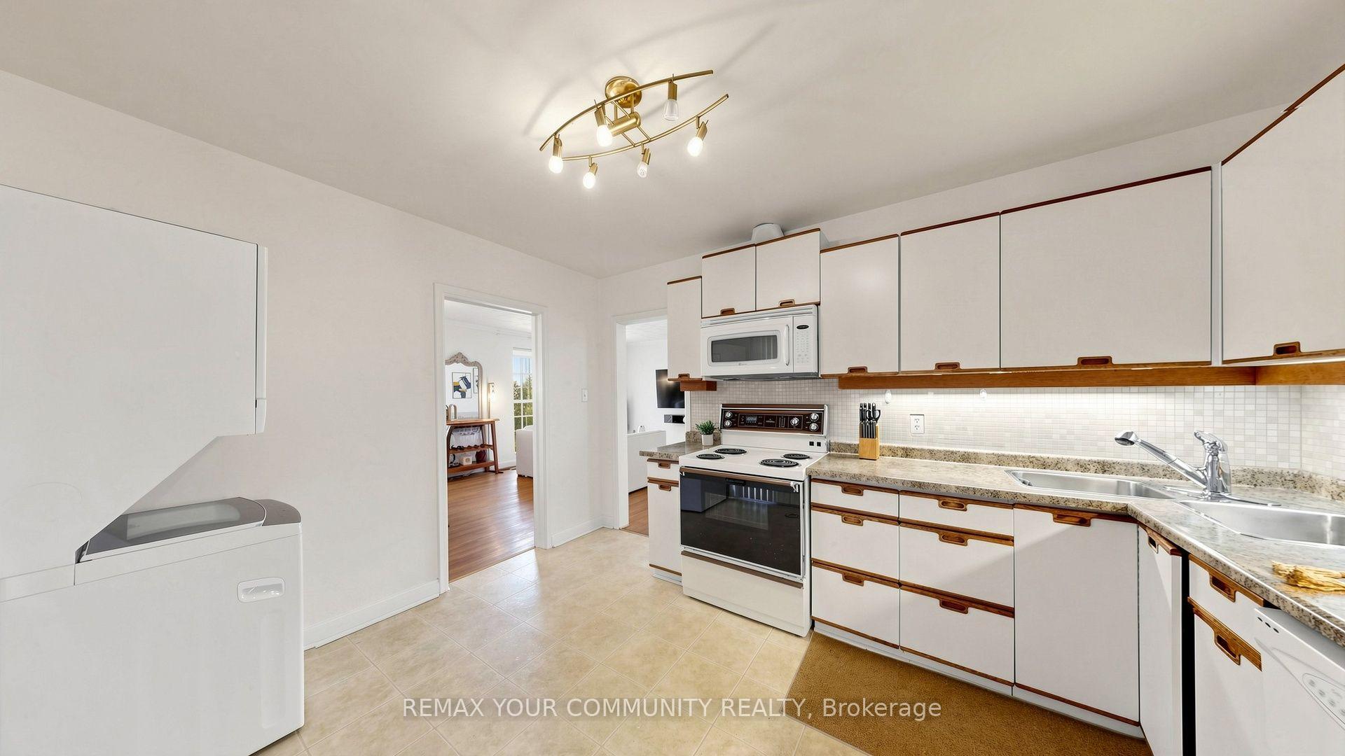 Photo 15 of 487 Hounslow Avenue, North York, Willowdale West — HOMEH