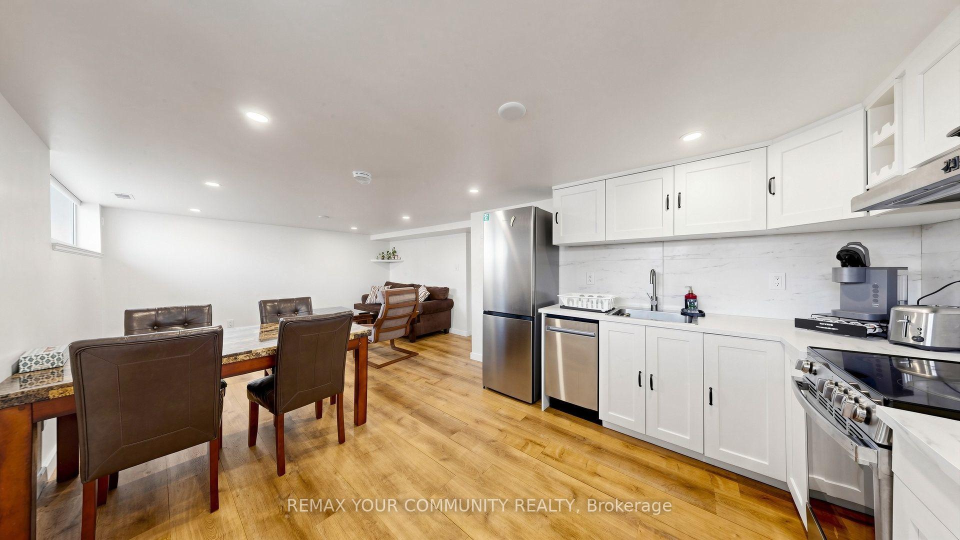 Photo 37 of 487 Hounslow Avenue, North York, Willowdale West — HOMEH