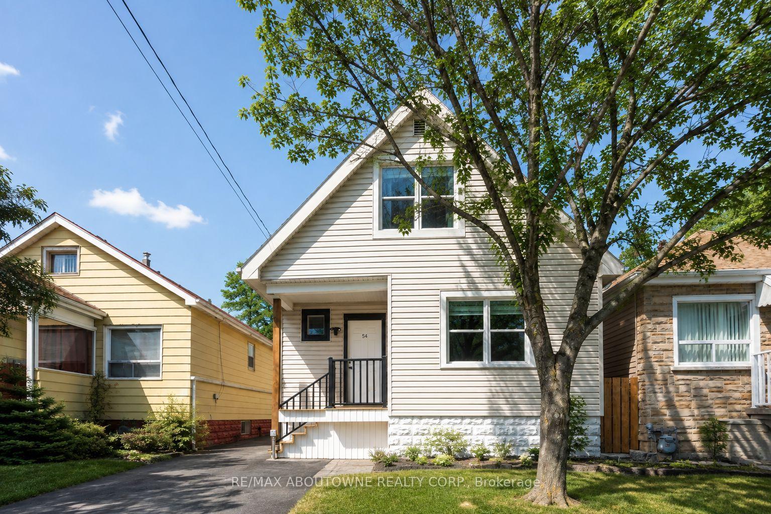 Photo of 54 Weir Street S