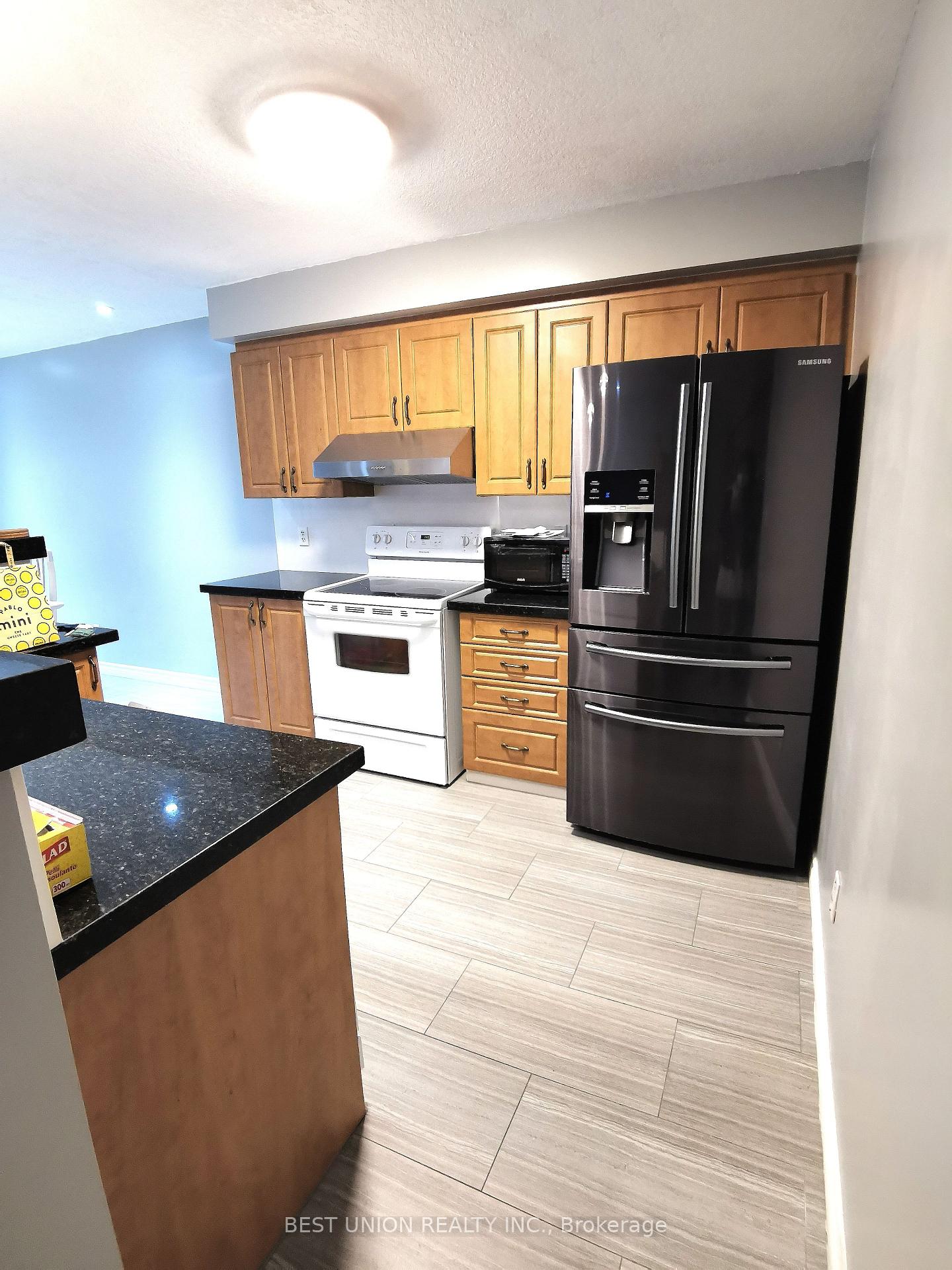 Photo 9 of 229 Featherstone Crescent, Kitchener, Huron Park — HOMEH