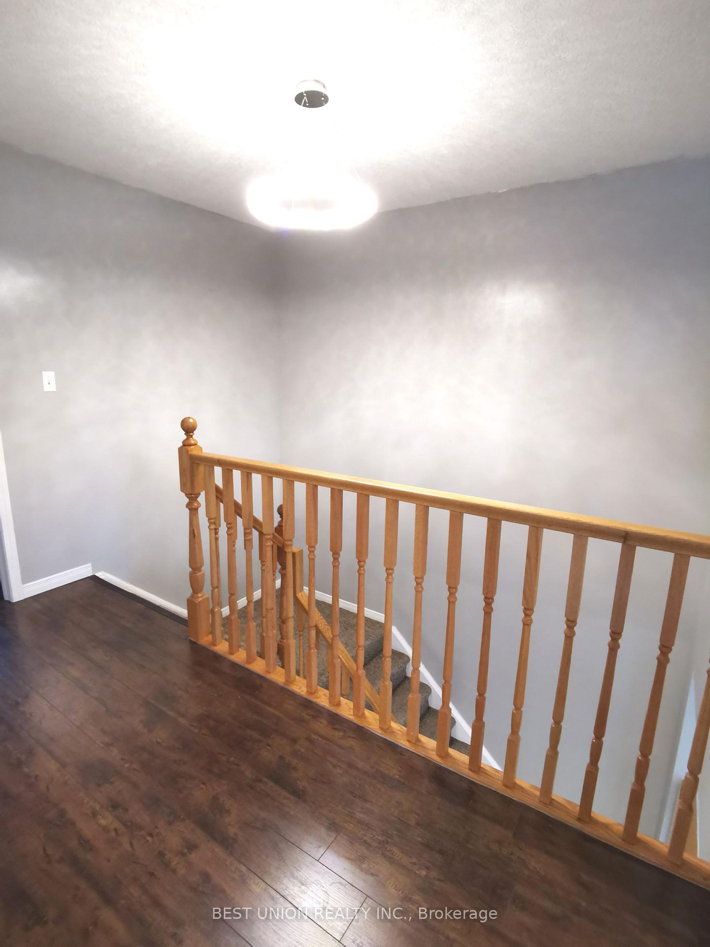 Photo 14 of 229 Featherstone Crescent, Kitchener, Huron Park — HOMEH