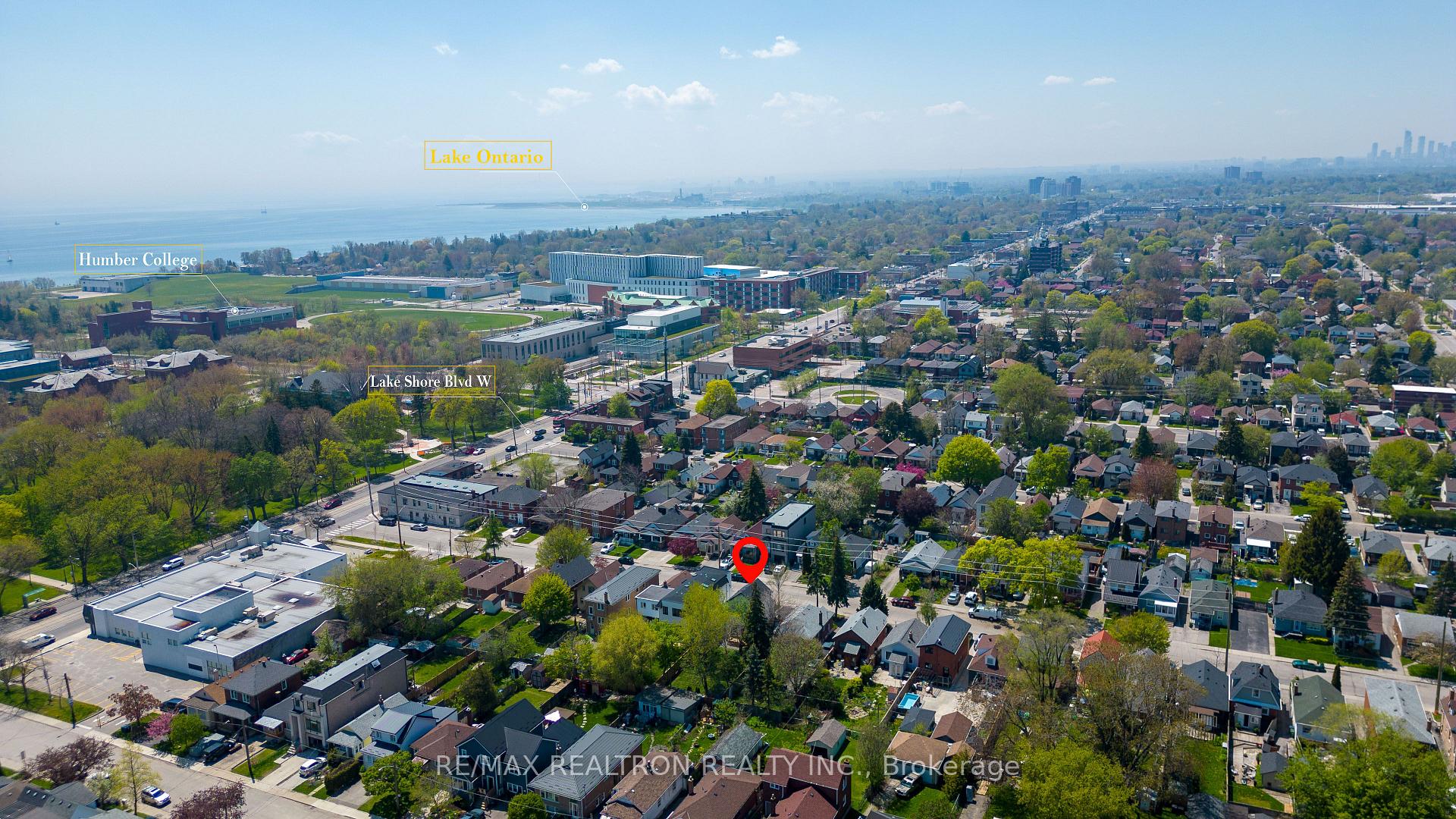 Photo 6 of 23 Sixteenth Street, Etobicoke, New Toronto — HOMEH