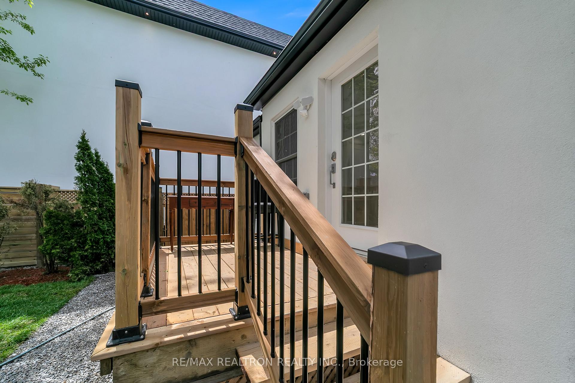 Photo 21 of 23 Sixteenth Street, Etobicoke, New Toronto — HOMEH