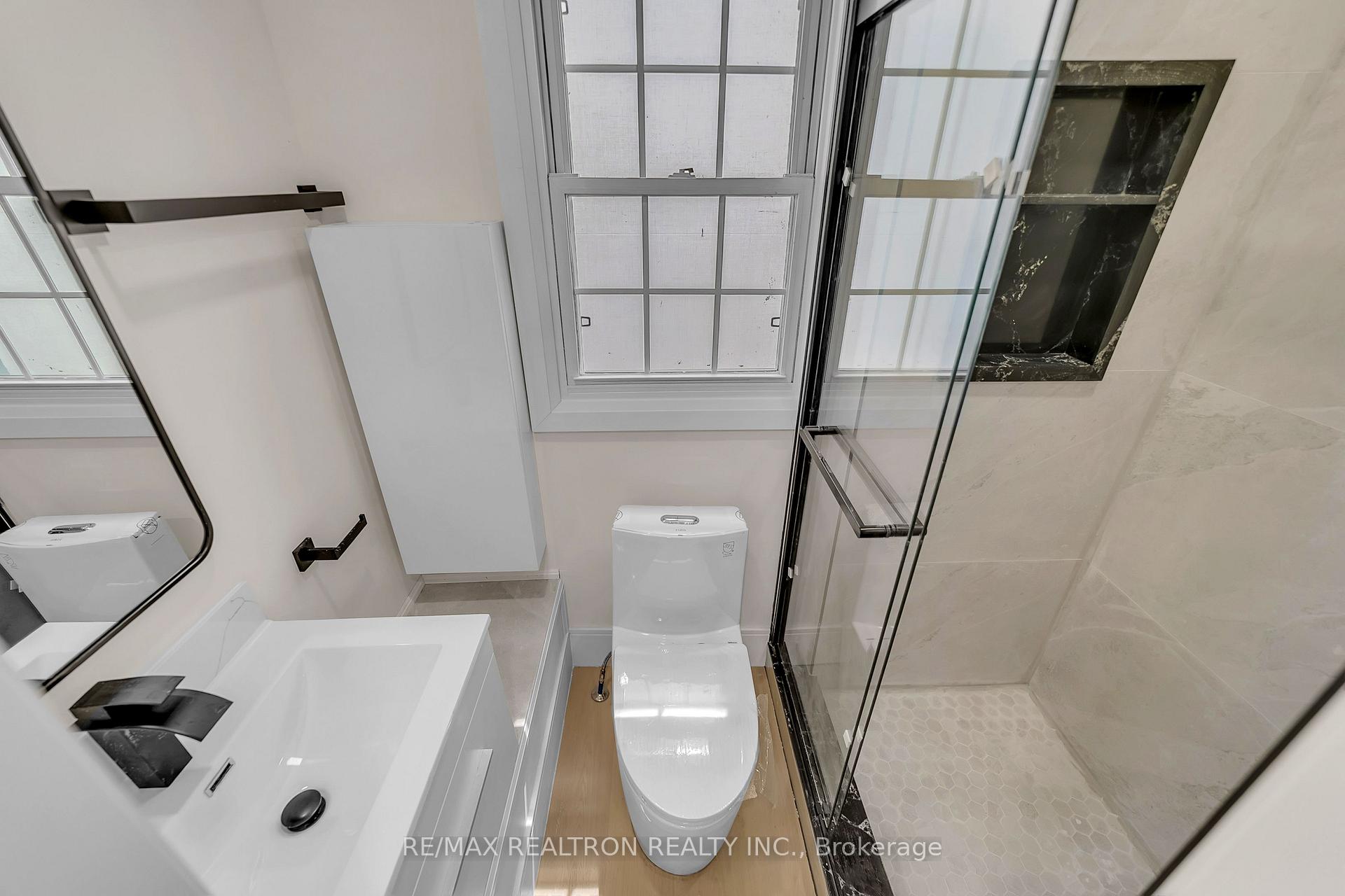 Photo 29 of 23 Sixteenth Street, Etobicoke, New Toronto — HOMEH