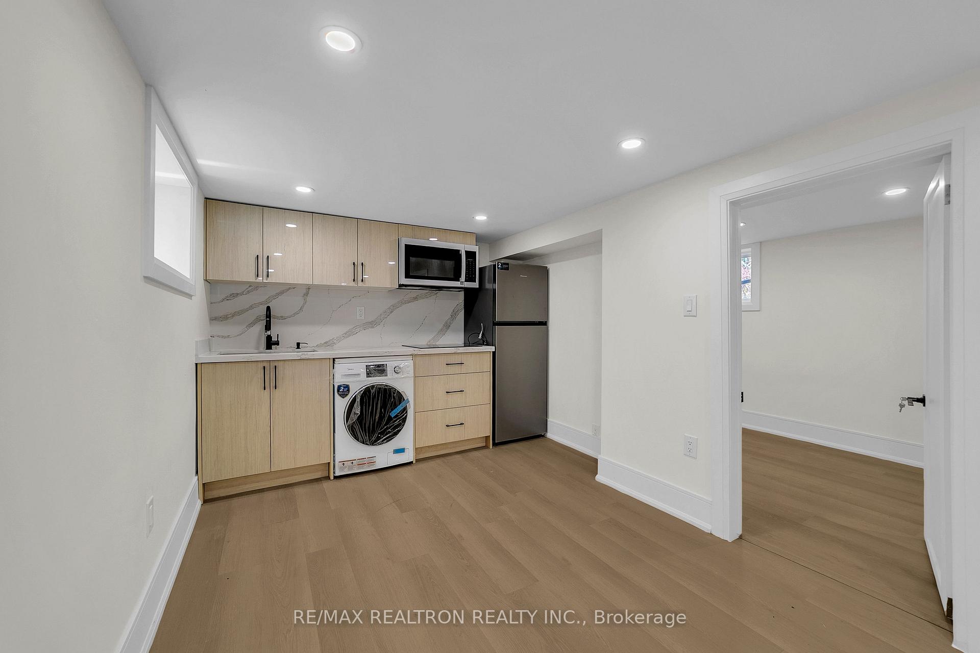 Photo 37 of 23 Sixteenth Street, Etobicoke, New Toronto — HOMEH