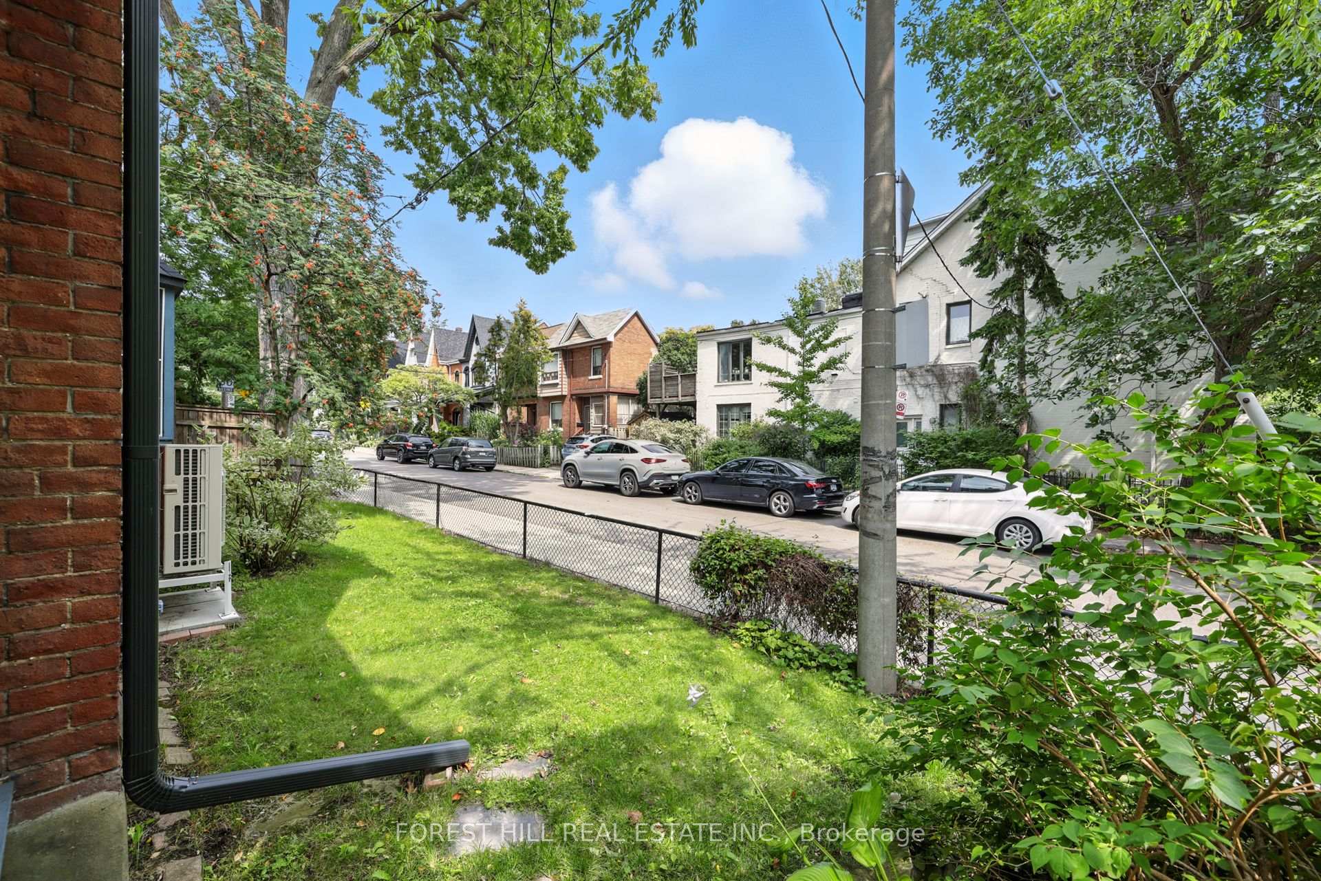 Photo 38 of 54 Afton Avenue, Toronto, Little Portugal — HOMEH