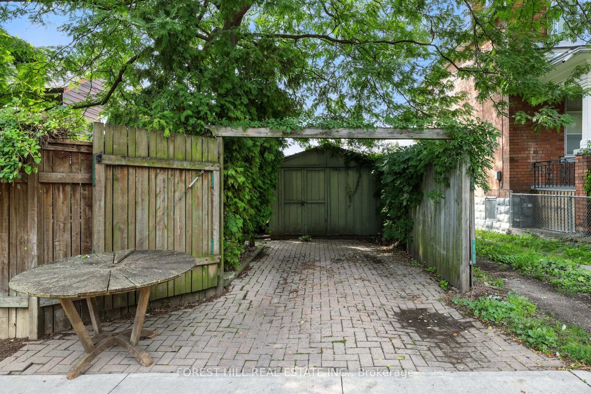 Photo 42 of 54 Afton Avenue, Toronto, Little Portugal — HOMEH