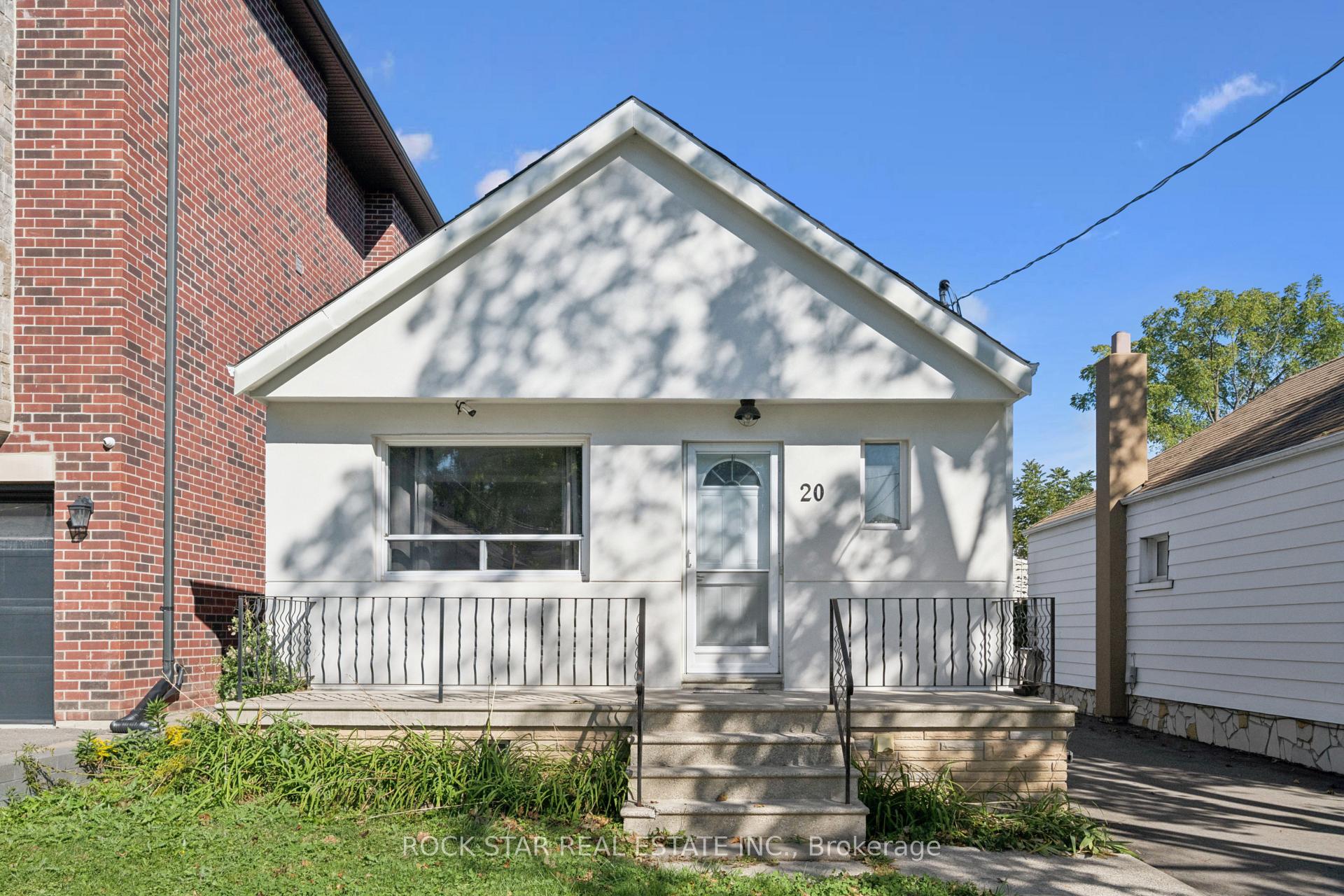 Photo 2 of 20 Braeburn Avenue, Etobicoke, Humber Heights — HOMEH