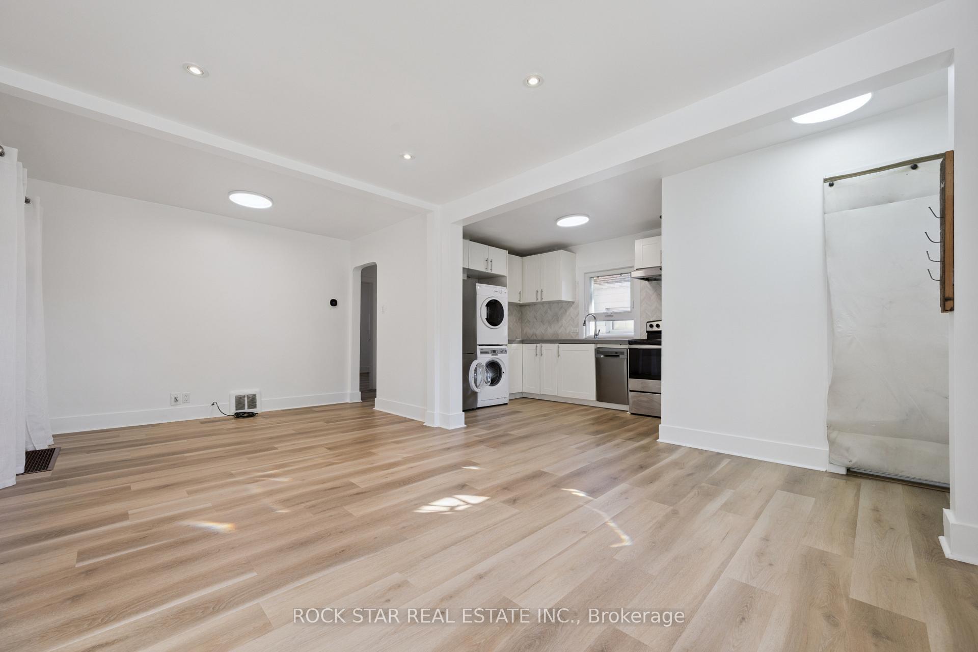 Photo 7 of 20 Braeburn Avenue, Etobicoke, Humber Heights — HOMEH