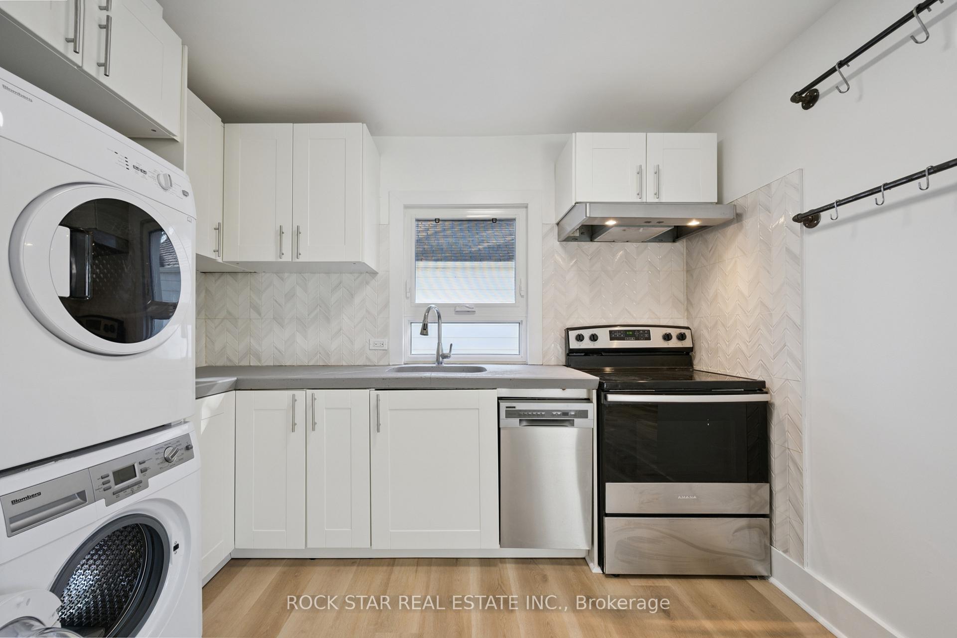 Photo 10 of 20 Braeburn Avenue, Etobicoke, Humber Heights — HOMEH