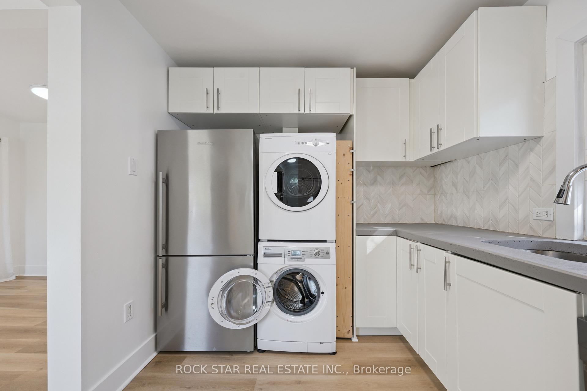Photo 11 of 20 Braeburn Avenue, Etobicoke, Humber Heights — HOMEH