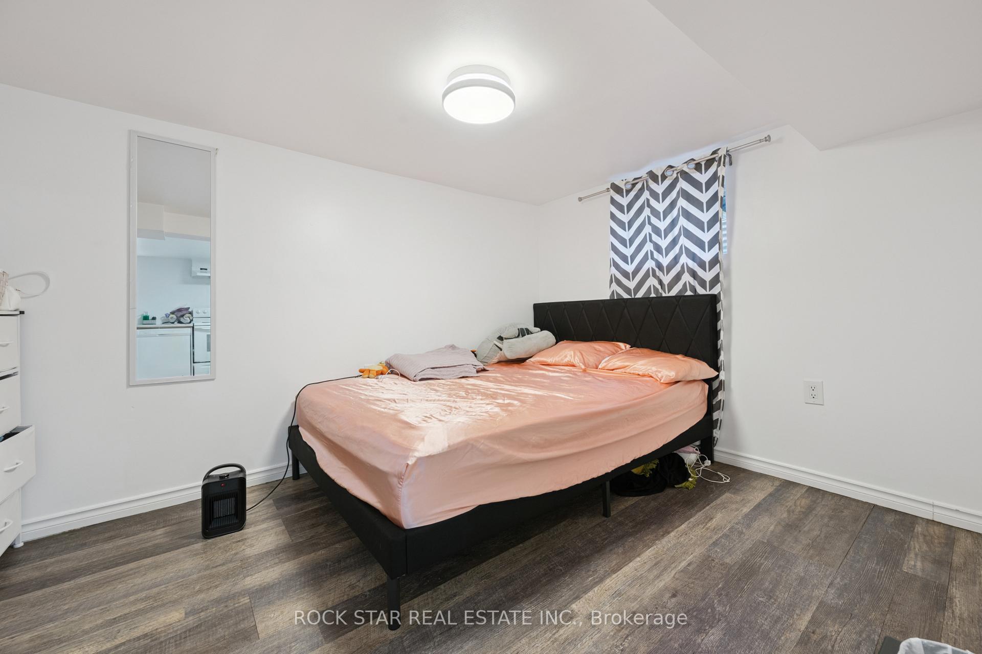Photo 27 of 20 Braeburn Avenue, Etobicoke, Humber Heights — HOMEH