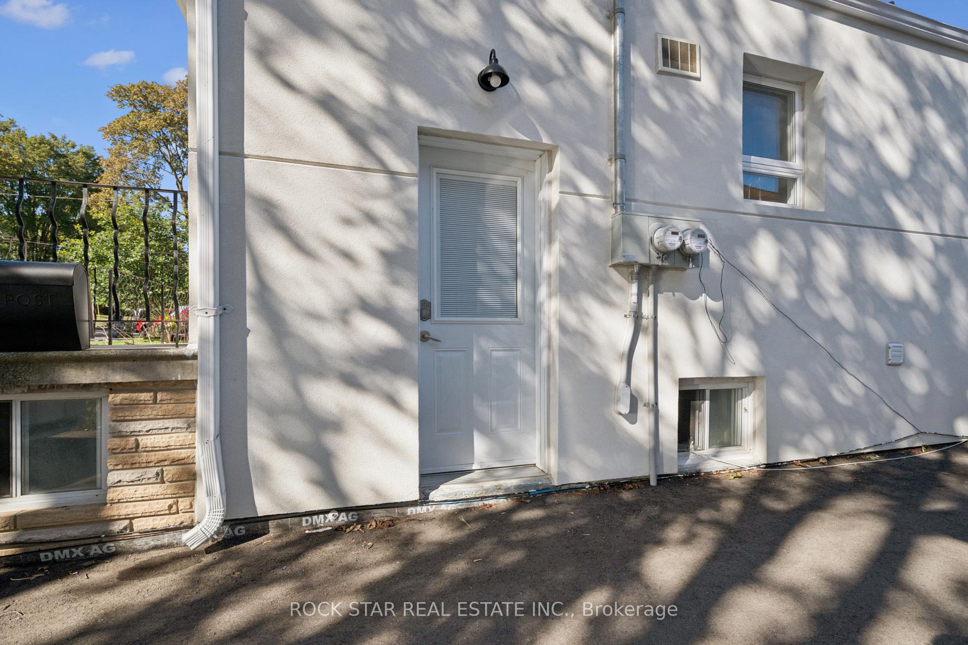 Photo 31 of 20 Braeburn Avenue, Etobicoke, Humber Heights — HOMEH