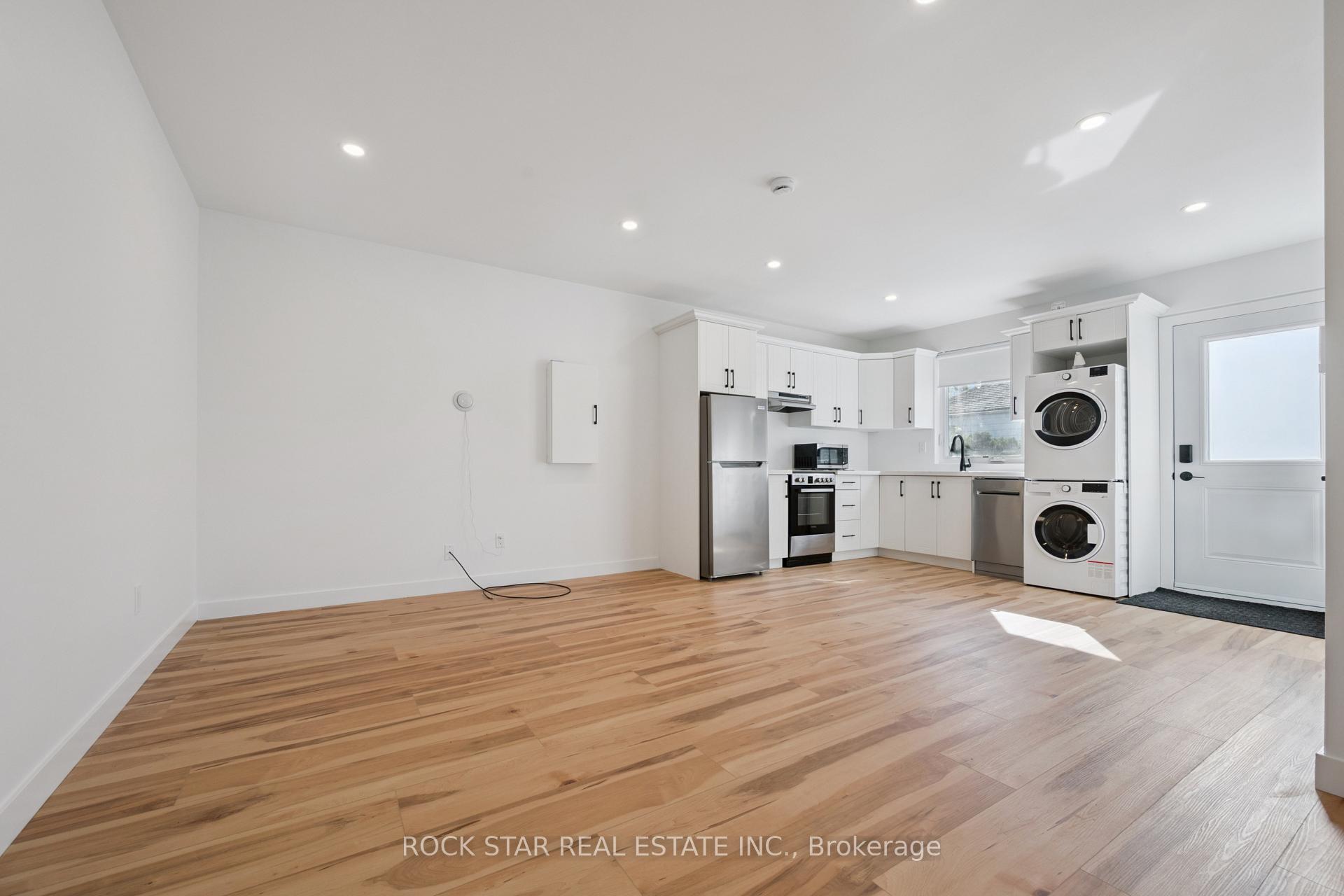 Photo 36 of 20 Braeburn Avenue, Etobicoke, Humber Heights — HOMEH