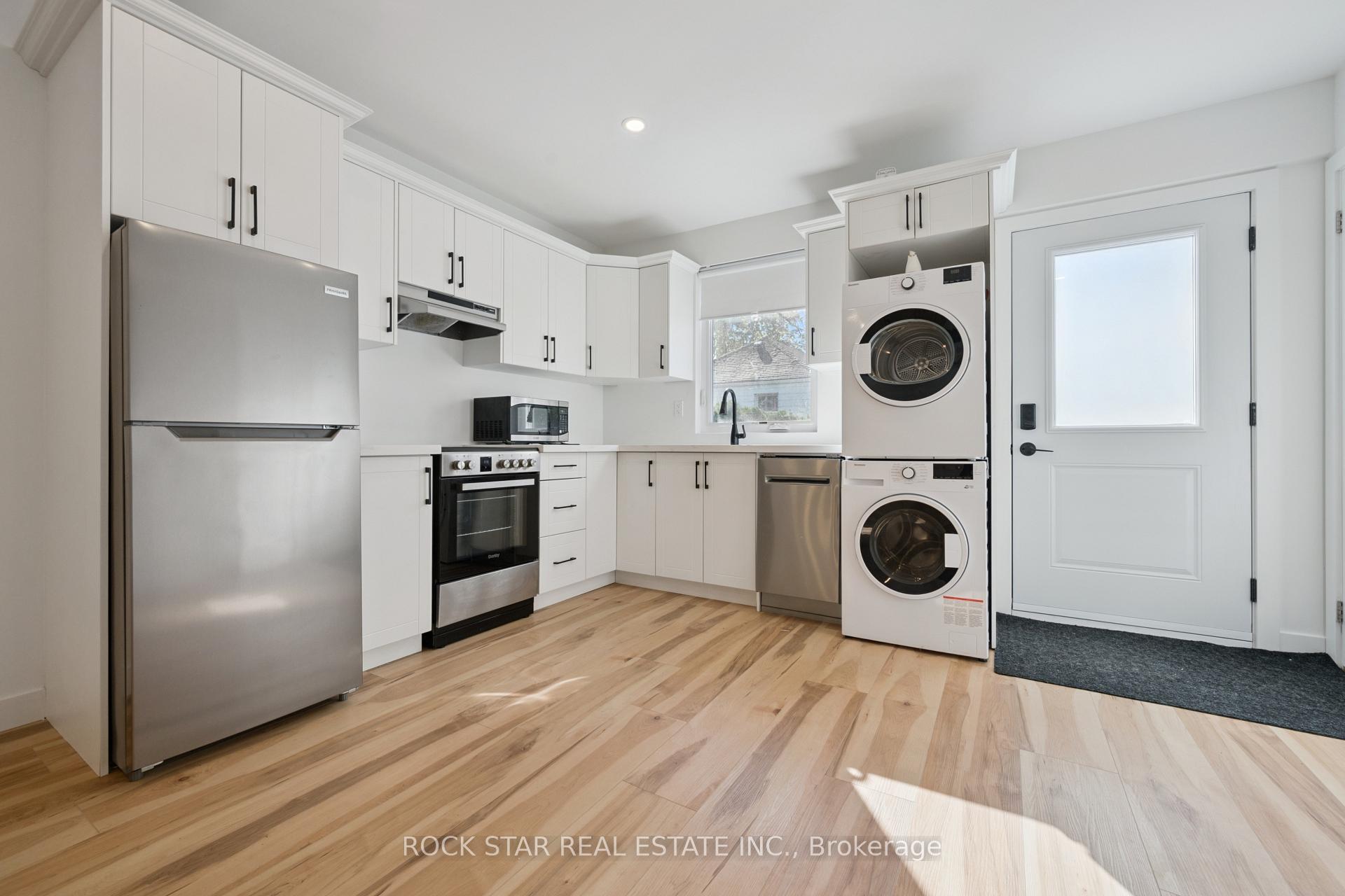 Photo 37 of 20 Braeburn Avenue, Etobicoke, Humber Heights — HOMEH