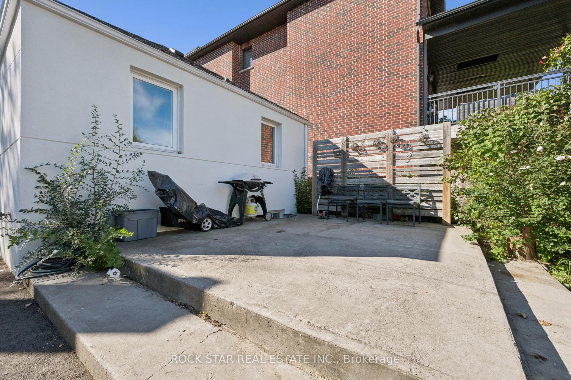 Photo 41 of 20 Braeburn Avenue, Etobicoke, Humber Heights — HOMEH