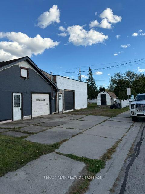 Photo 2 of 60 Lincoln Street, Welland, Broadway — HOMEH