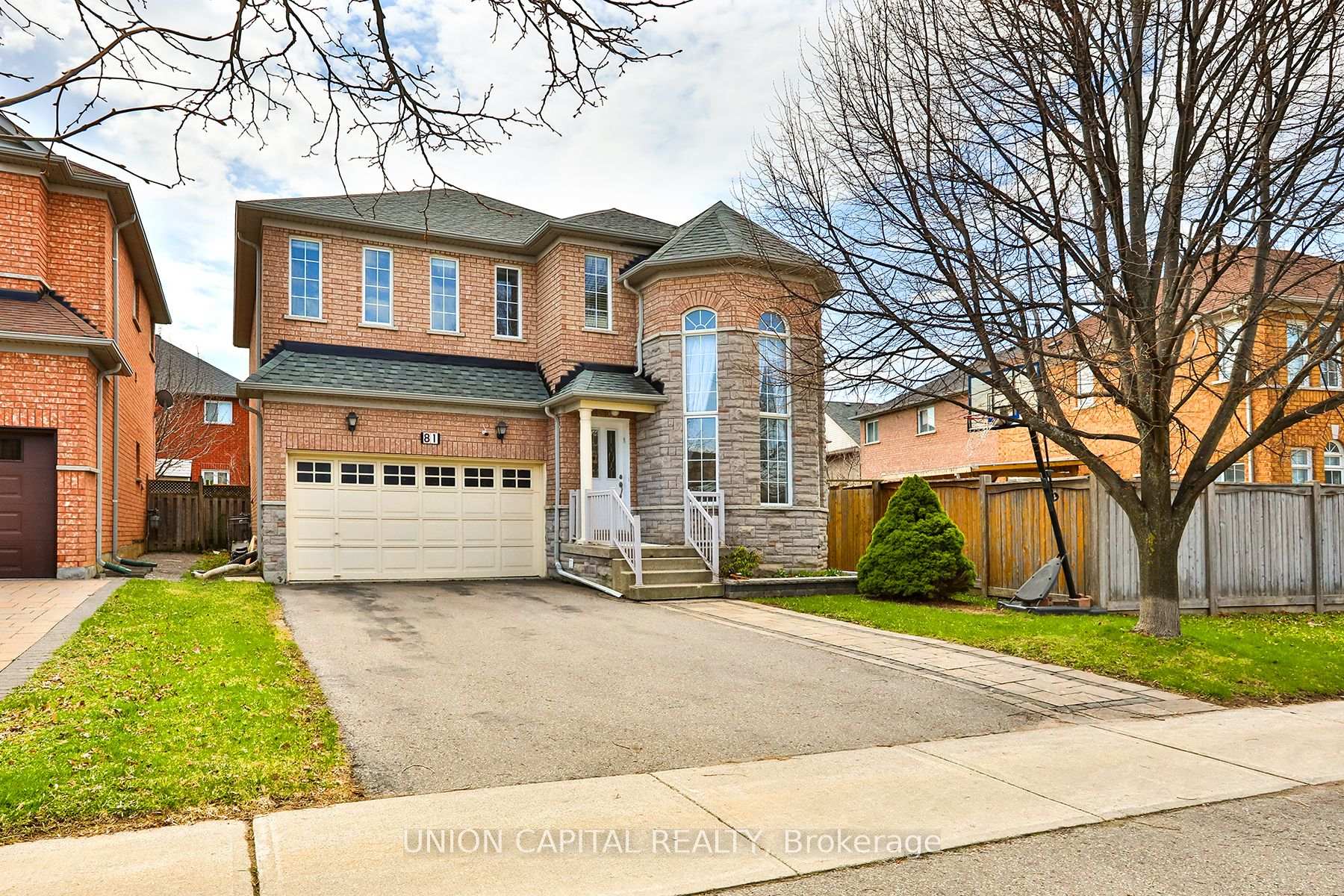 Photo 2 of 81 Ten Oaks Boulevard, Vaughan, Patterson — HOMEH