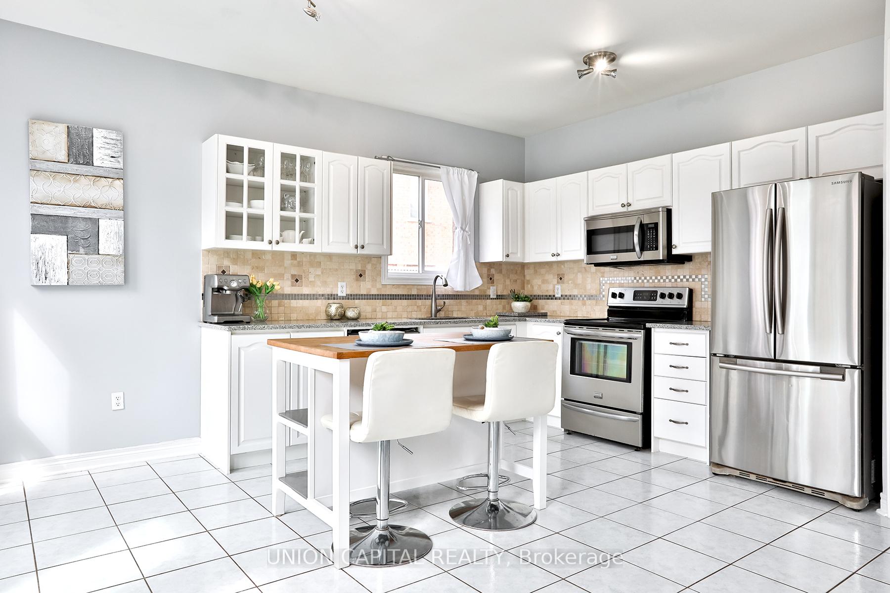 Photo 19 of 81 Ten Oaks Boulevard, Vaughan, Patterson — HOMEH