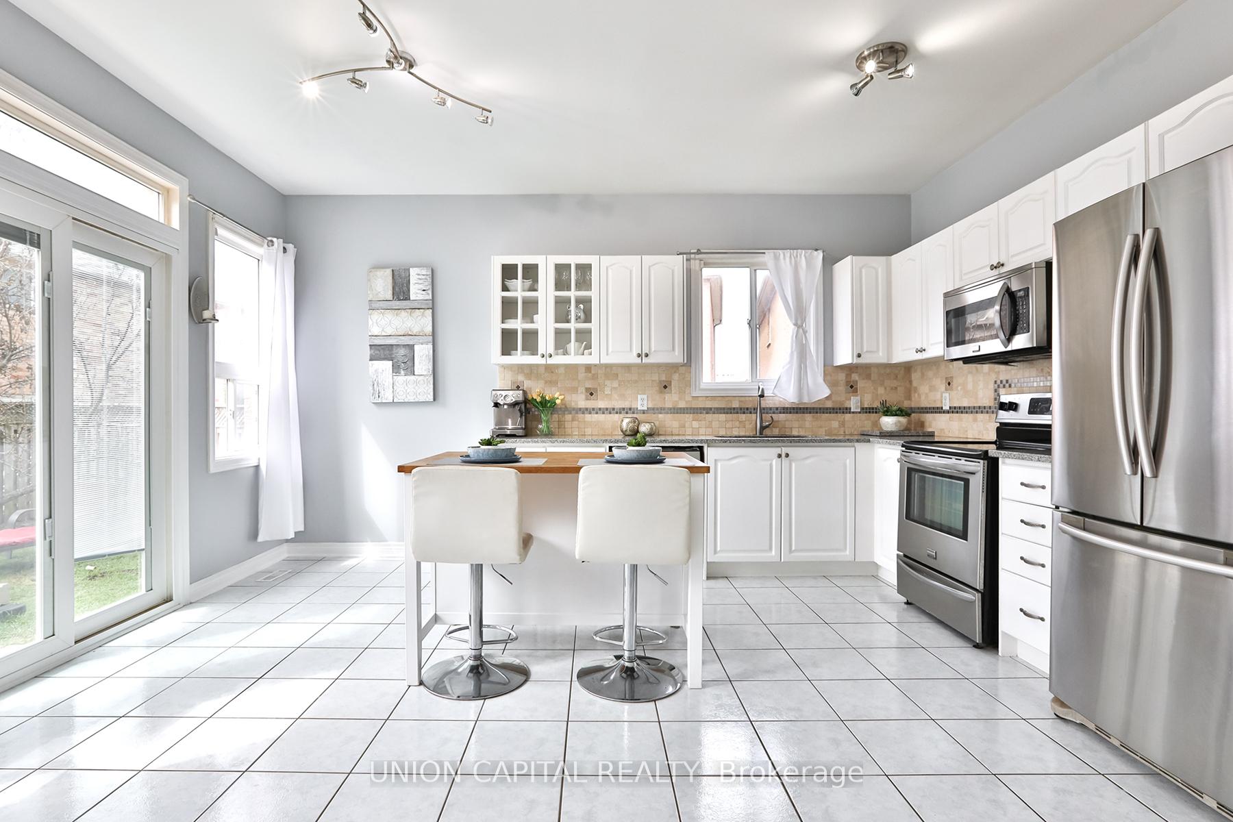 Photo 21 of 81 Ten Oaks Boulevard, Vaughan, Patterson — HOMEH