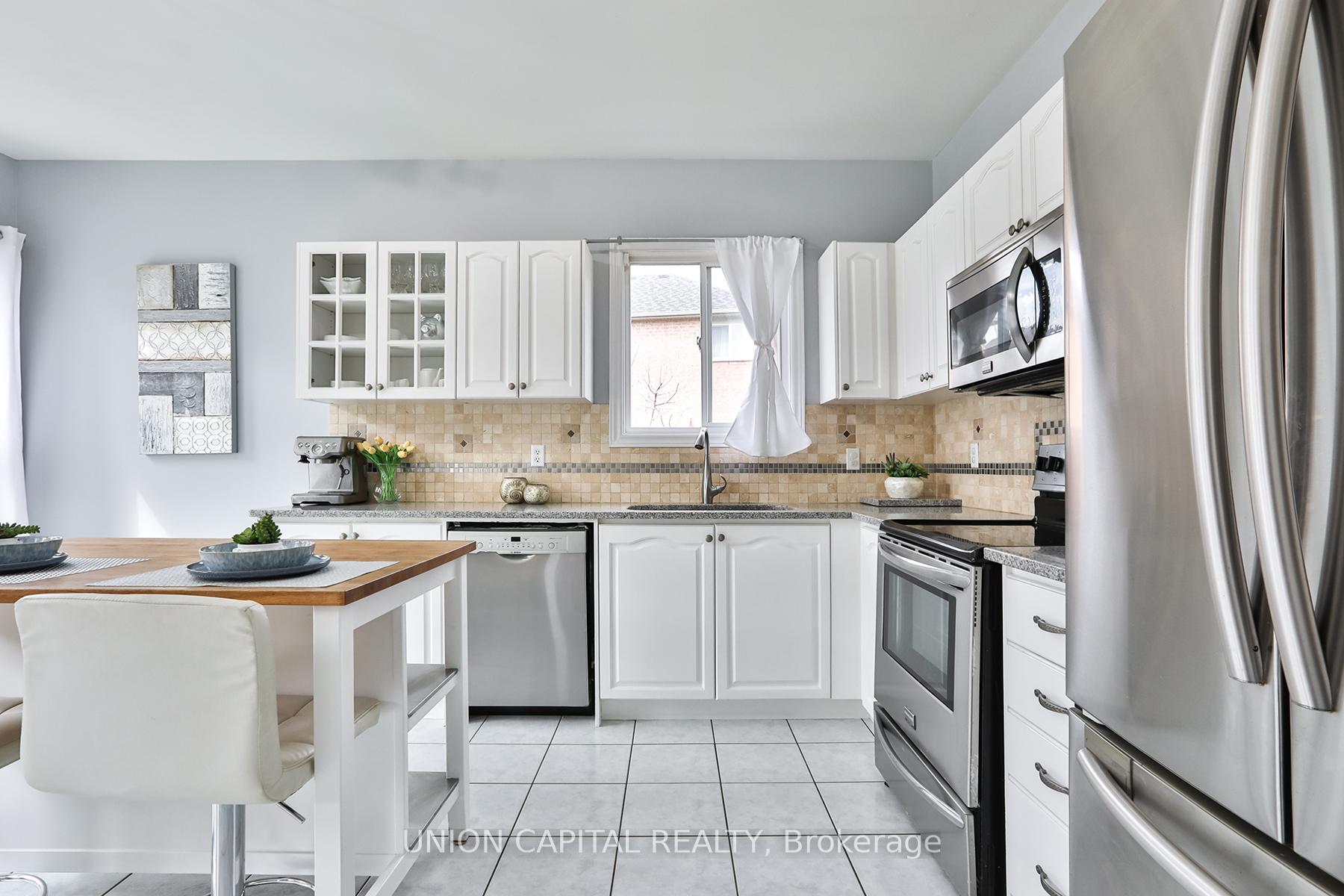 Photo 25 of 81 Ten Oaks Boulevard, Vaughan, Patterson — HOMEH