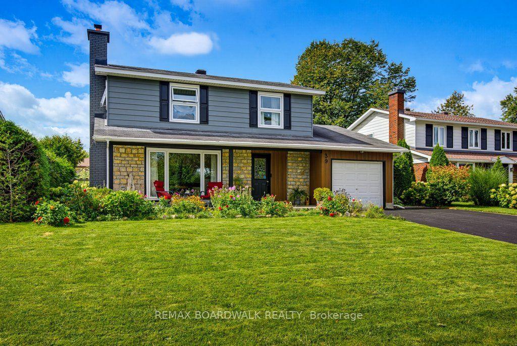 Photo 2 of 39 Welkin Crescent, Ottawa, Borden Farm/Stewart Farm/Carleton Heights/Parkwood Hills — HOMEH