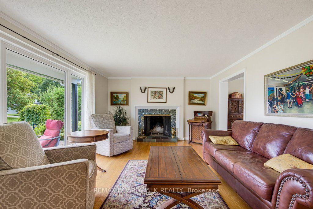 Photo 8 of 39 Welkin Crescent, Ottawa, Borden Farm/Stewart Farm/Carleton Heights/Parkwood Hills — HOMEH
