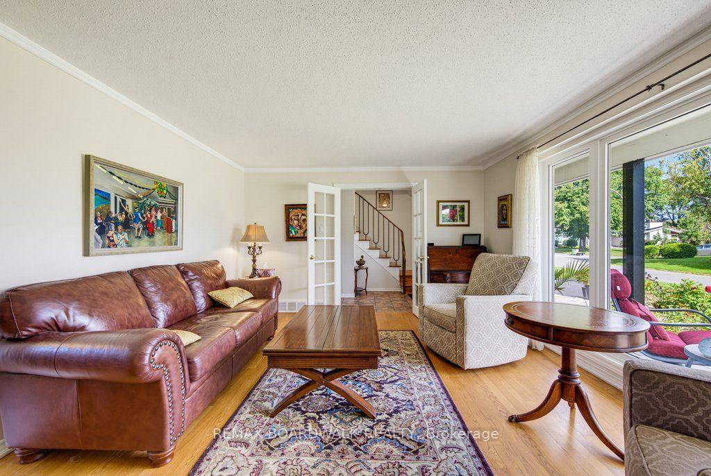 Photo 9 of 39 Welkin Crescent, Ottawa, Borden Farm/Stewart Farm/Carleton Heights/Parkwood Hills — HOMEH