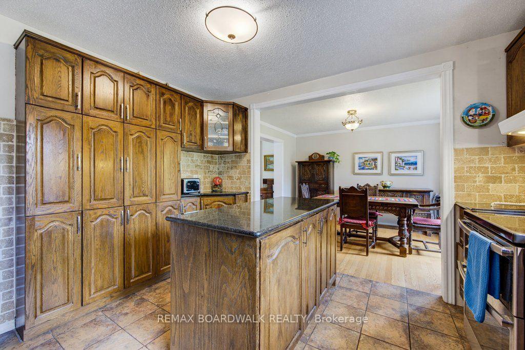 Photo 14 of 39 Welkin Crescent, Ottawa, Borden Farm/Stewart Farm/Carleton Heights/Parkwood Hills — HOMEH