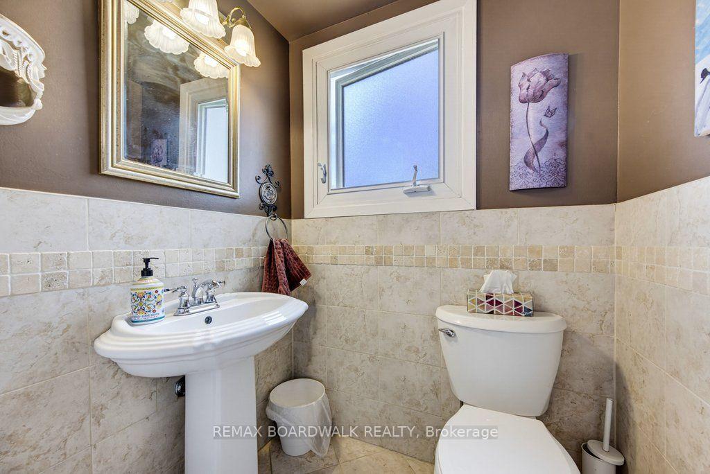 Photo 18 of 39 Welkin Crescent, Ottawa, Borden Farm/Stewart Farm/Carleton Heights/Parkwood Hills — HOMEH