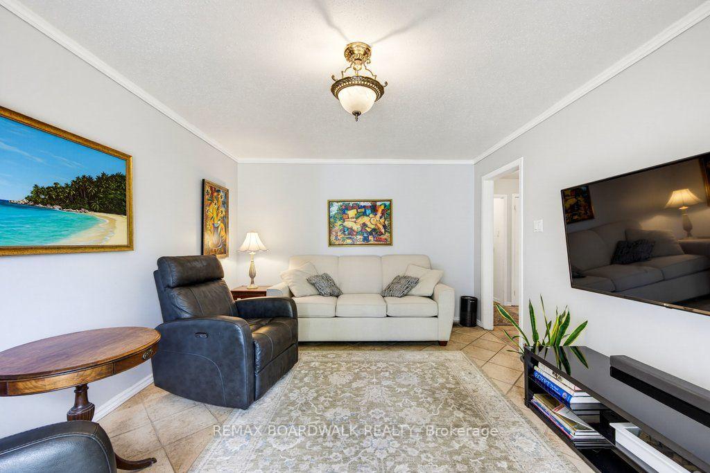 Photo 19 of 39 Welkin Crescent, Ottawa, Borden Farm/Stewart Farm/Carleton Heights/Parkwood Hills — HOMEH