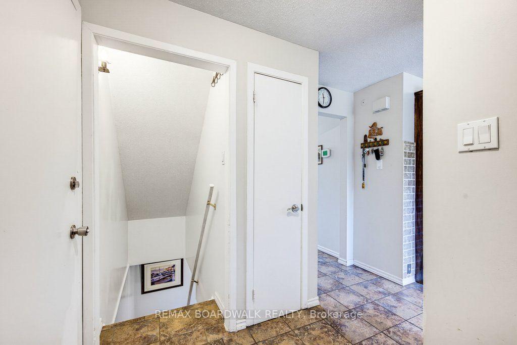Photo 31 of 39 Welkin Crescent, Ottawa, Borden Farm/Stewart Farm/Carleton Heights/Parkwood Hills — HOMEH