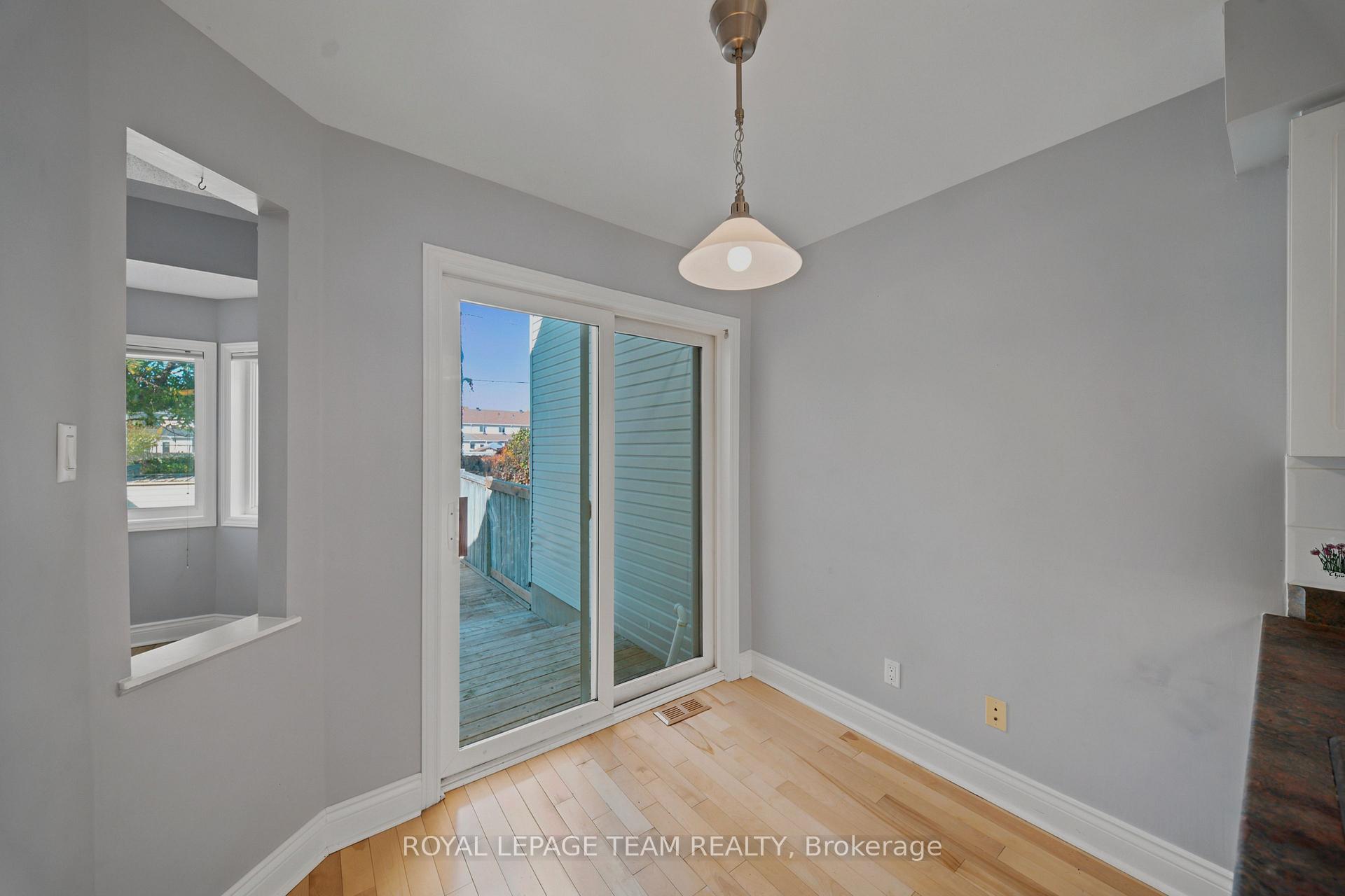 Photo 10 of 965 Markwick Crescent, Ottawa, Notting Hill/Summerside — HOMEH