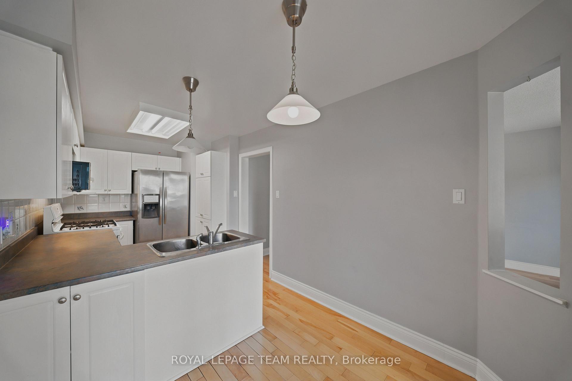 Photo 11 of 965 Markwick Crescent, Ottawa, Notting Hill/Summerside — HOMEH