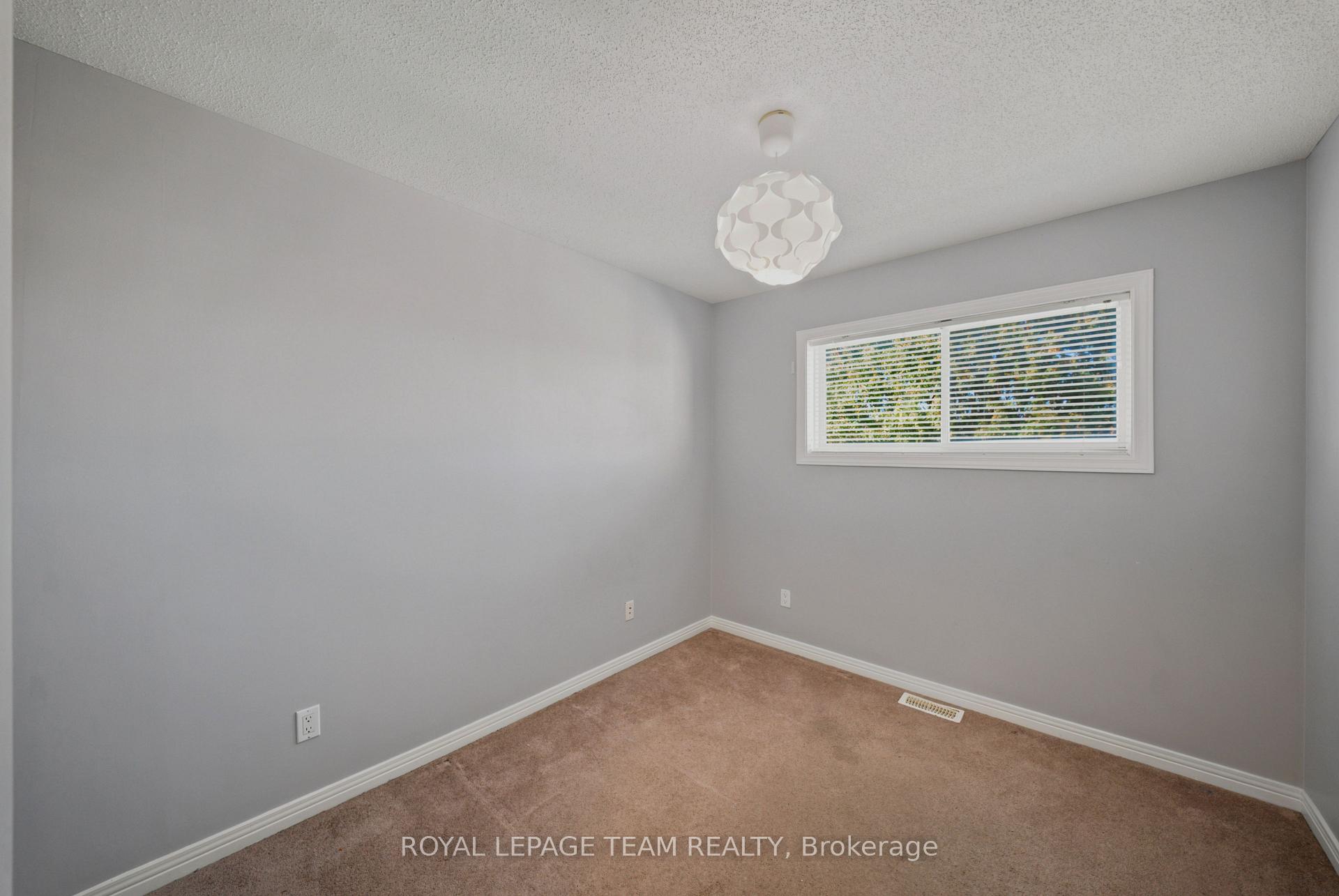 Photo 15 of 965 Markwick Crescent, Ottawa, Notting Hill/Summerside — HOMEH