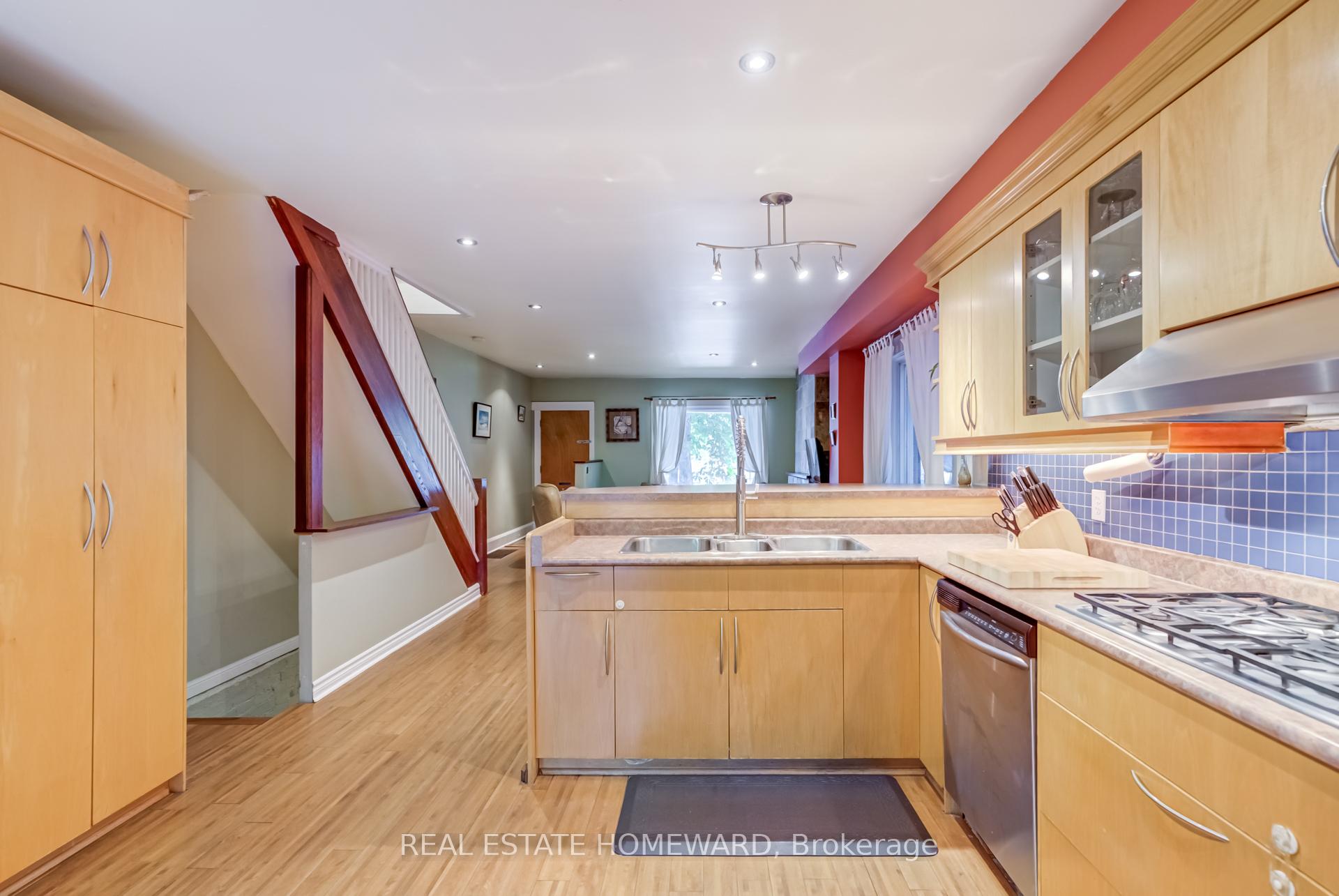 Photo 15 of 145 Kingston Road, Toronto, The Beaches — HOMEH