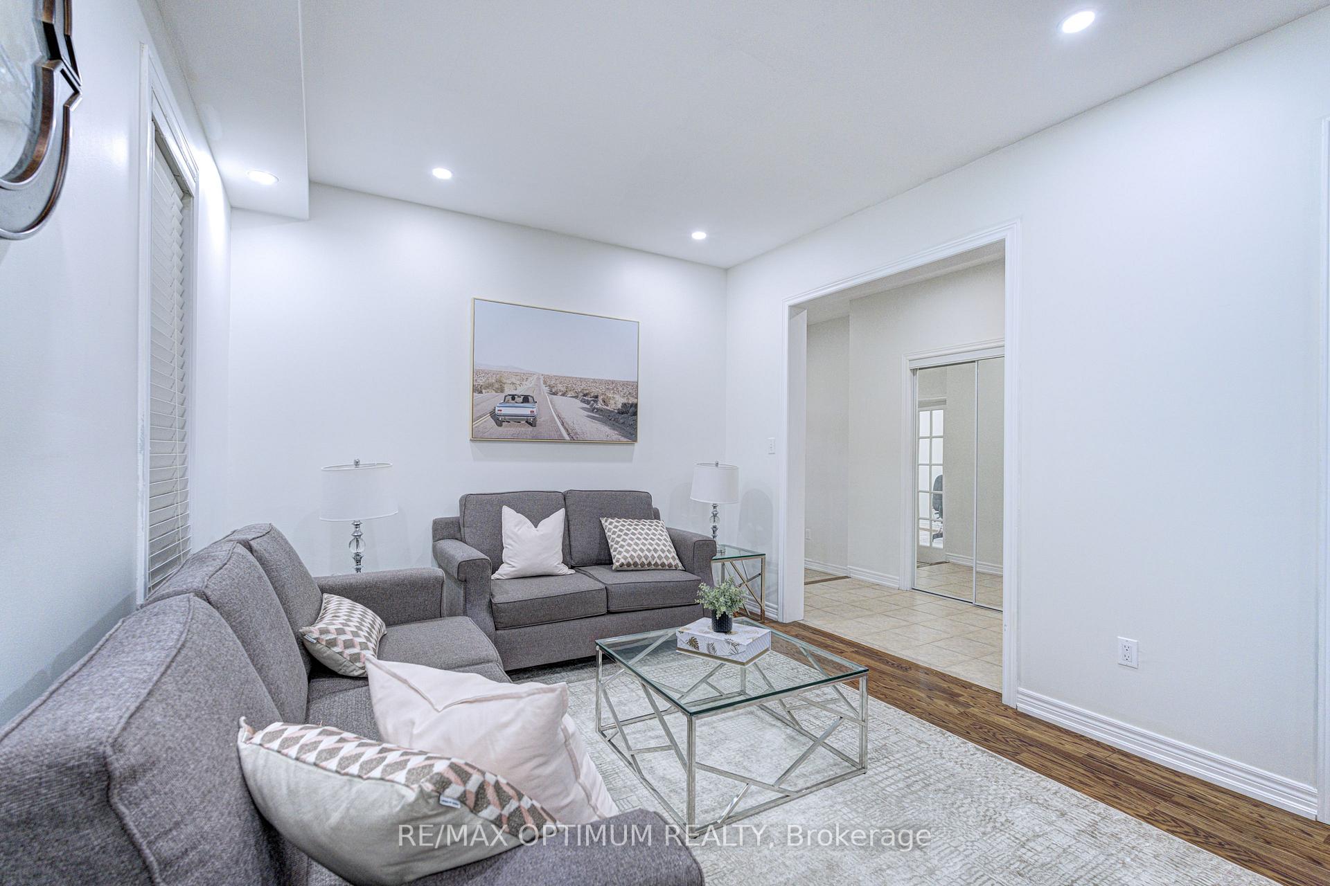 Photo 9 of 62 Egypt Drive, Brampton, Sandringham-Wellington — HOMEH