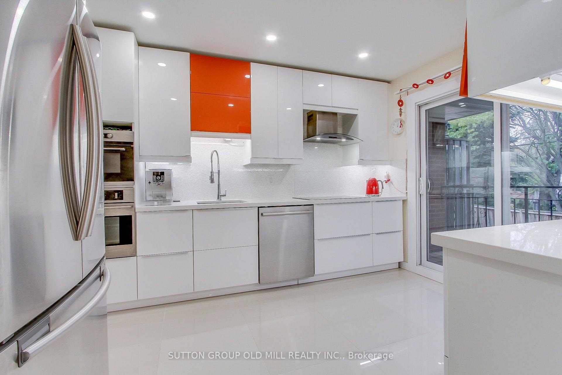 Photo 14 of 31 Silver Shadow Path, Etobicoke, Markland Wood — HOMEH