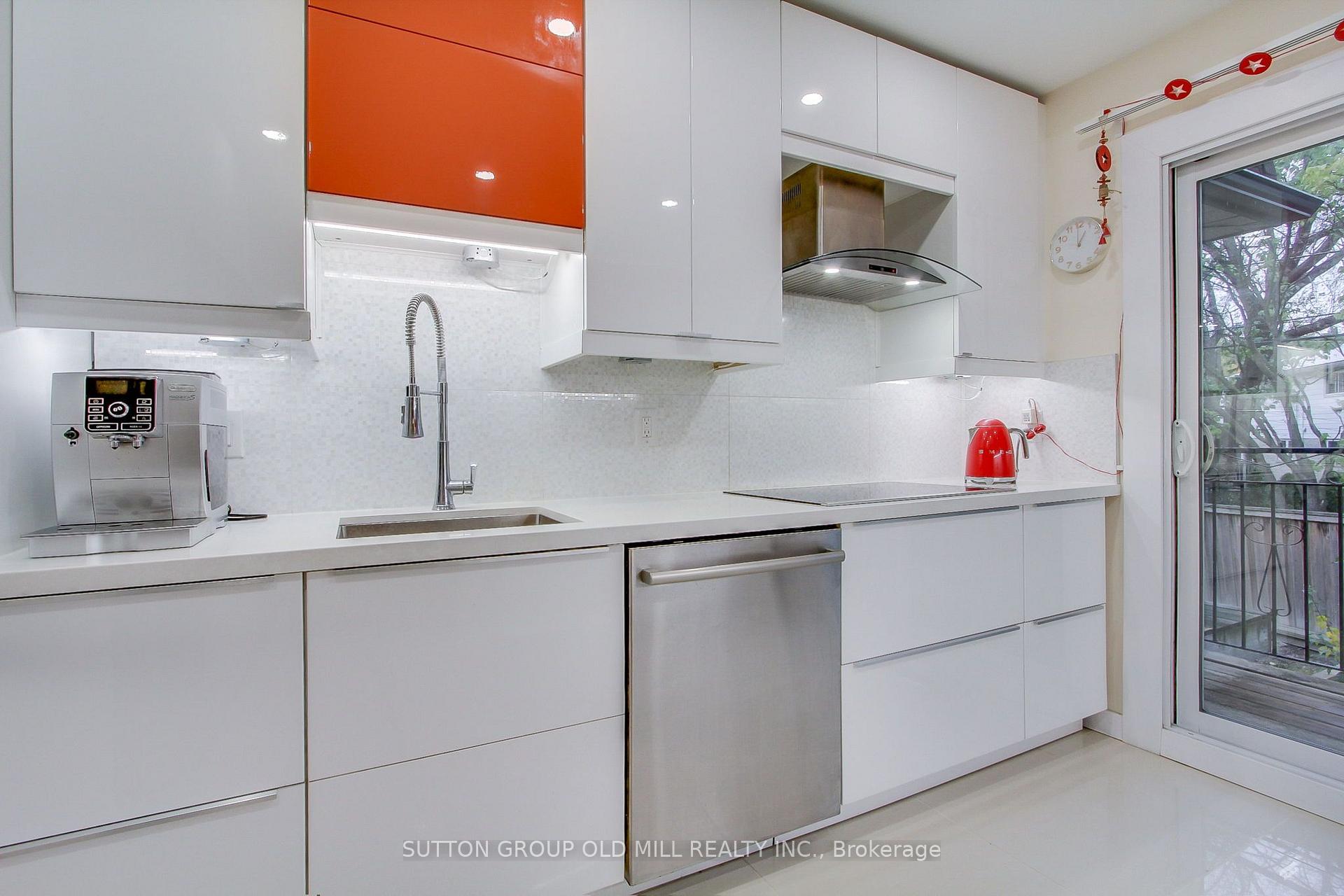 Photo 15 of 31 Silver Shadow Path, Etobicoke, Markland Wood — HOMEH