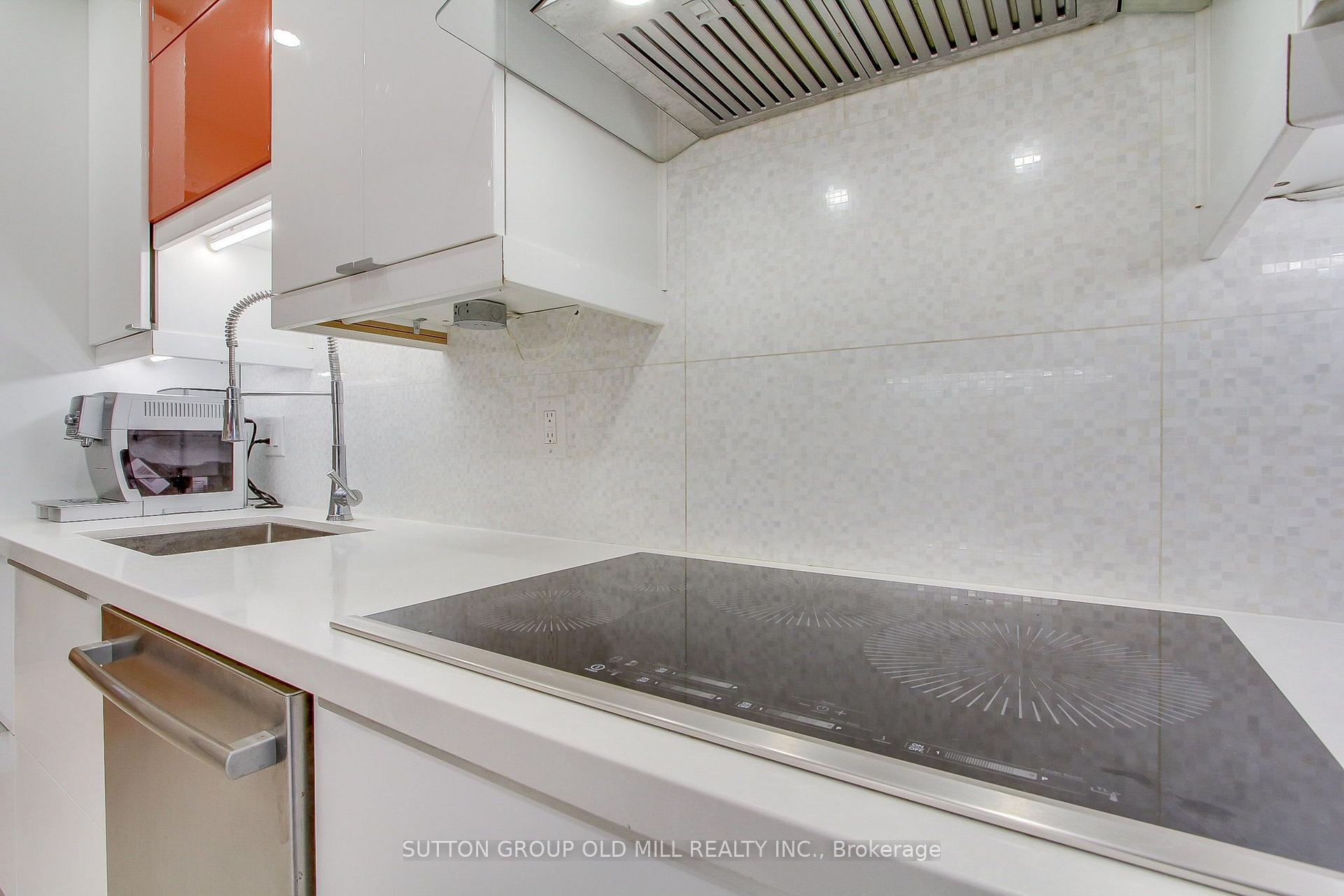 Photo 16 of 31 Silver Shadow Path, Etobicoke, Markland Wood — HOMEH