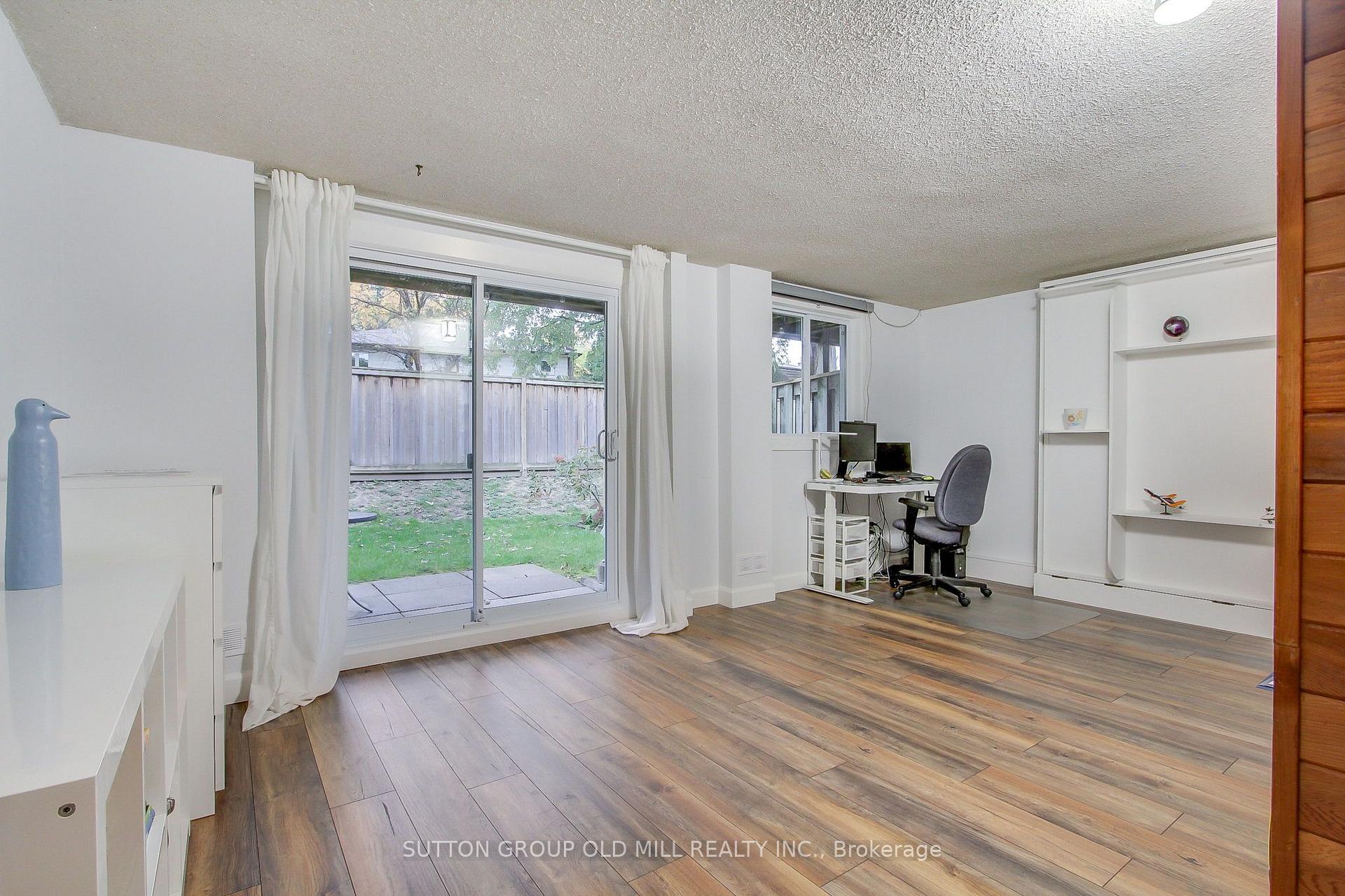 Photo 32 of 31 Silver Shadow Path, Etobicoke, Markland Wood — HOMEH