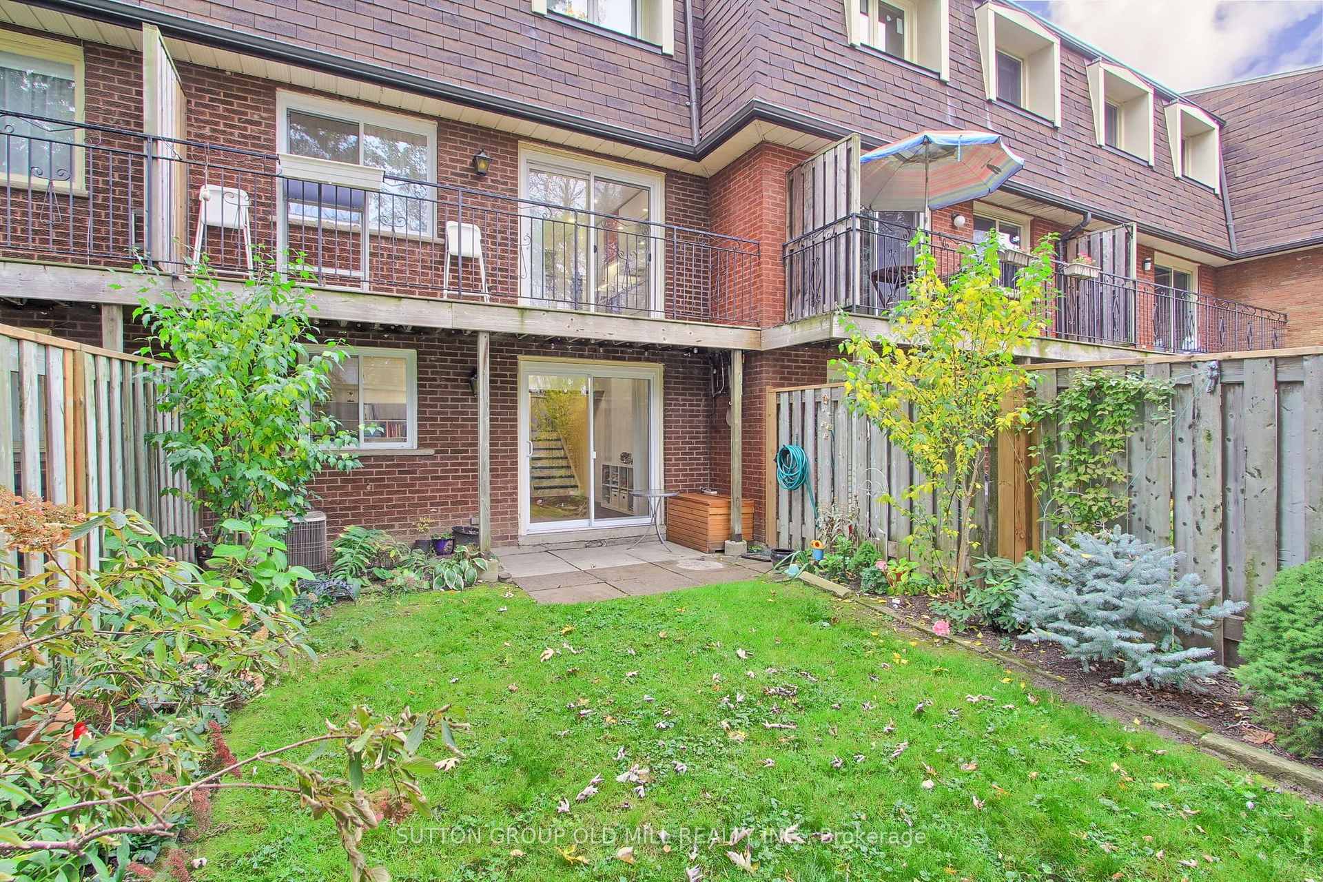 Photo 36 of 31 Silver Shadow Path, Etobicoke, Markland Wood — HOMEH