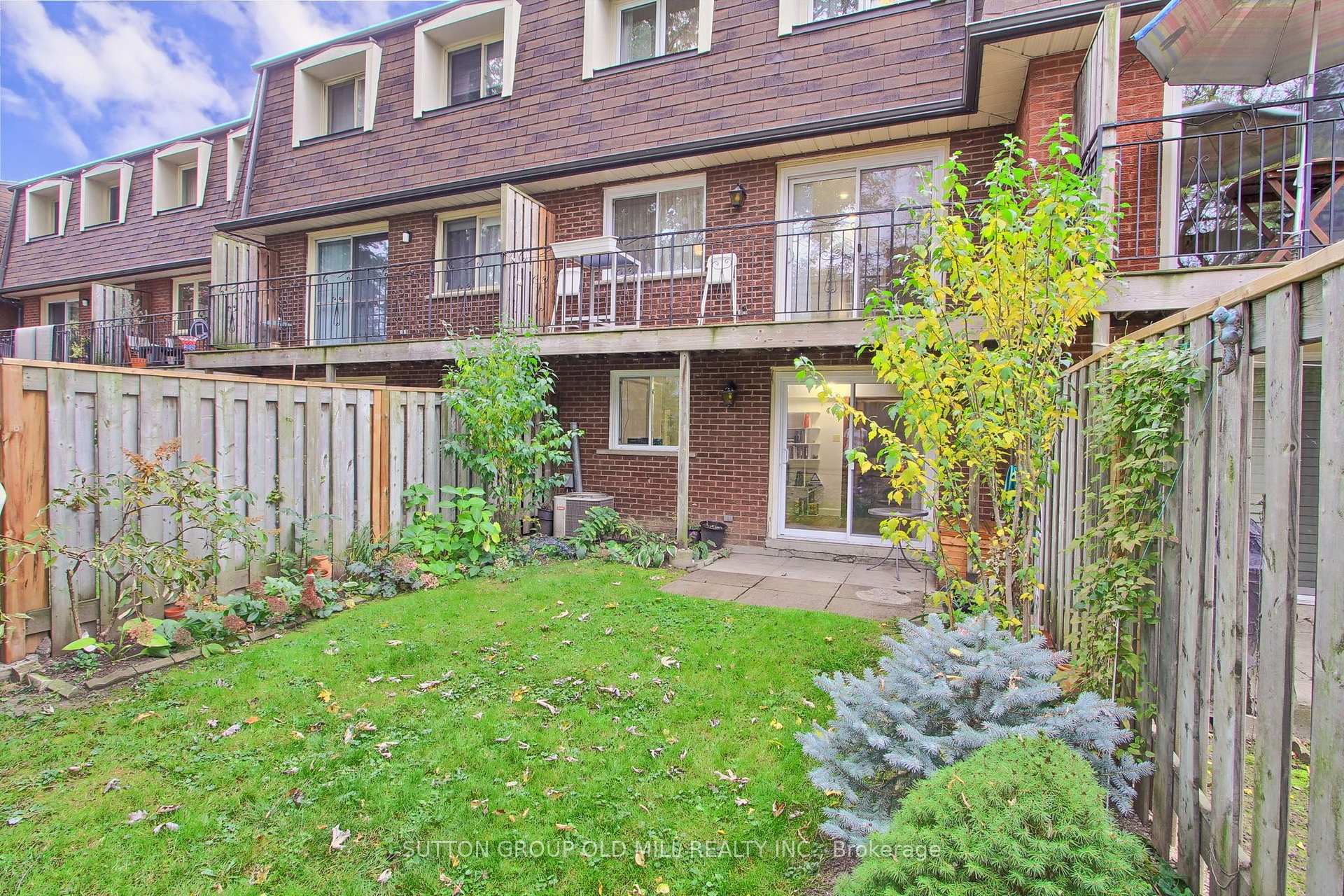 Photo 37 of 31 Silver Shadow Path, Etobicoke, Markland Wood — HOMEH