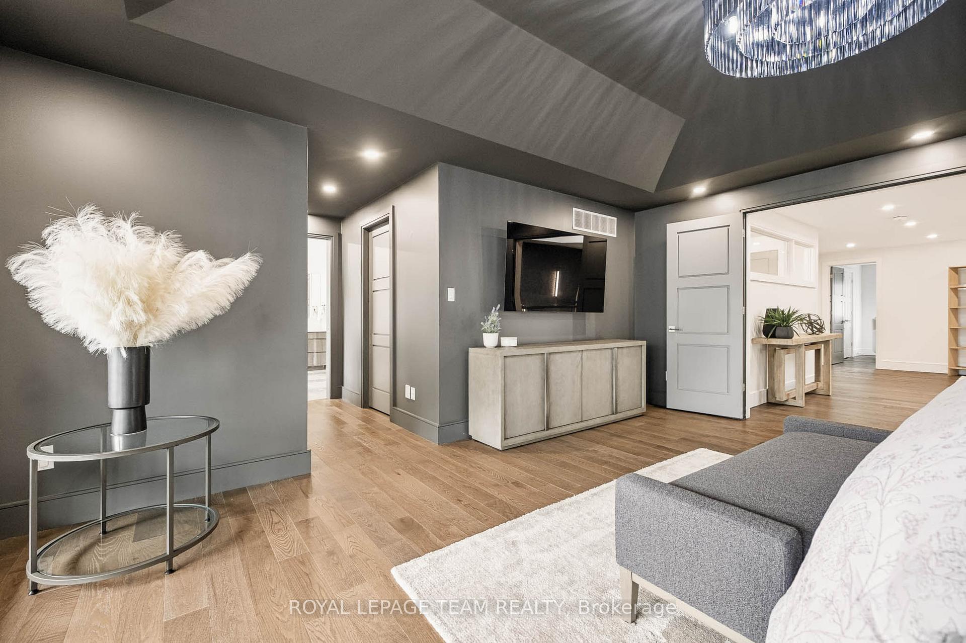 Photo 23 of 521 Westminster Avenue, Ottawa, McKellar/Highland — HOMEH