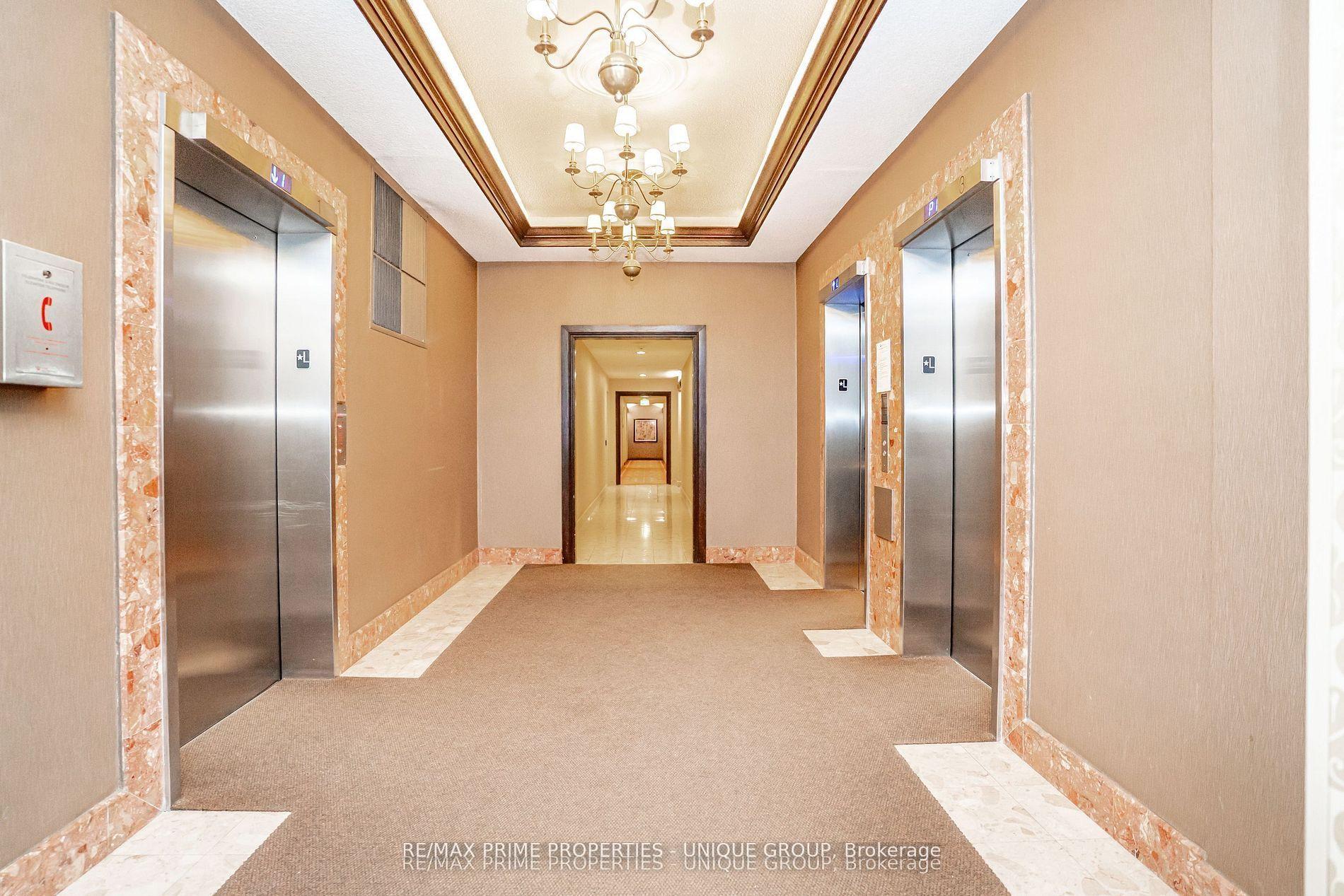 Photo 6 of Unit 209, 33 Weldrick Road E, Richmond Hill, Observatory — HOMEH