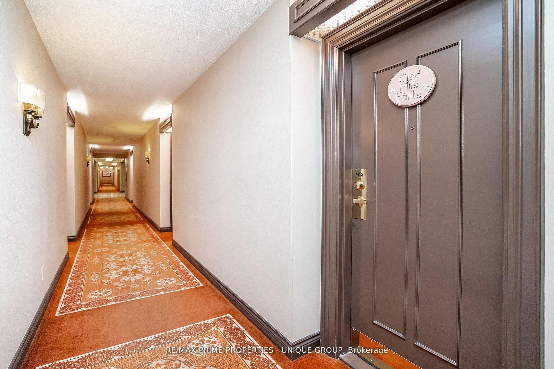 Photo 8 of Unit 209, 33 Weldrick Road E, Richmond Hill, Observatory — HOMEH